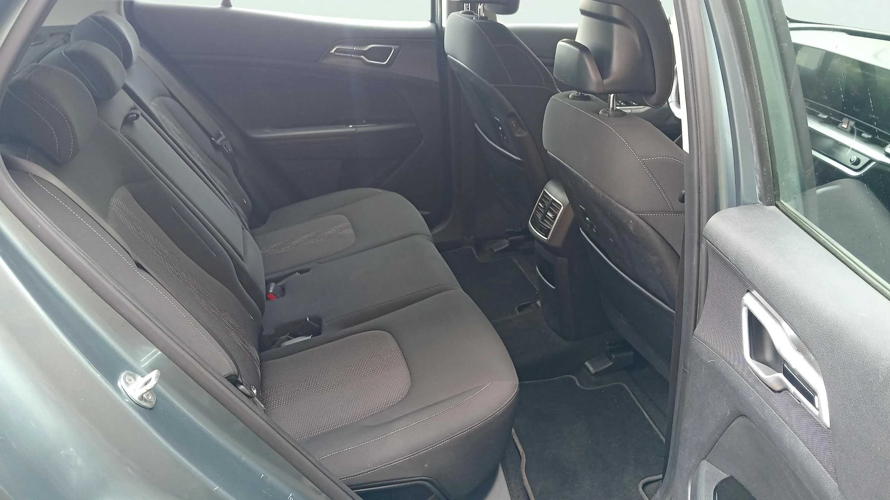 Kia Sportage 1.6 T-GDi PHEV Drive 4x4 - foto 16