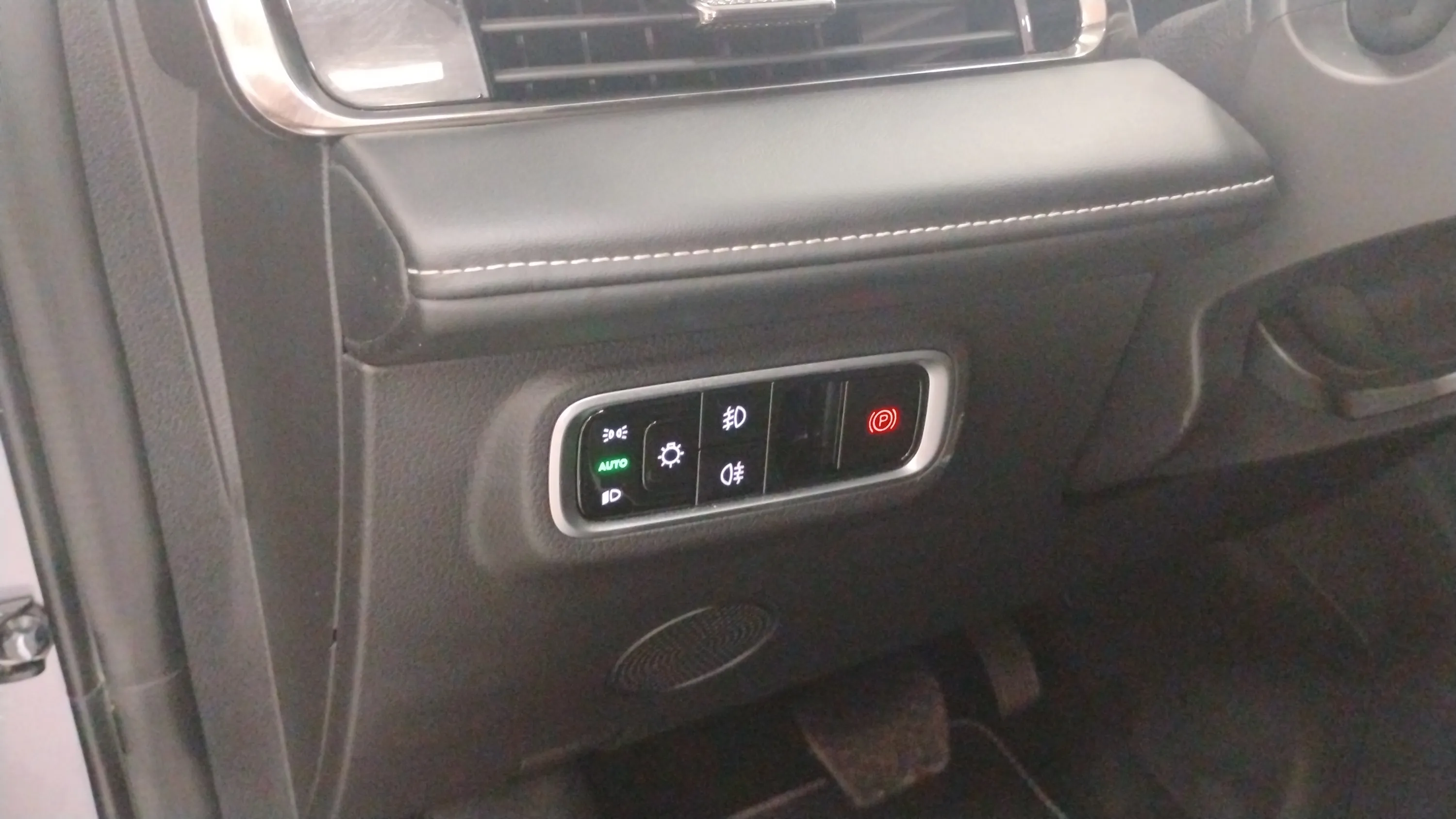 Omoda 5 Premium 1.6 T-GDi - foto 11