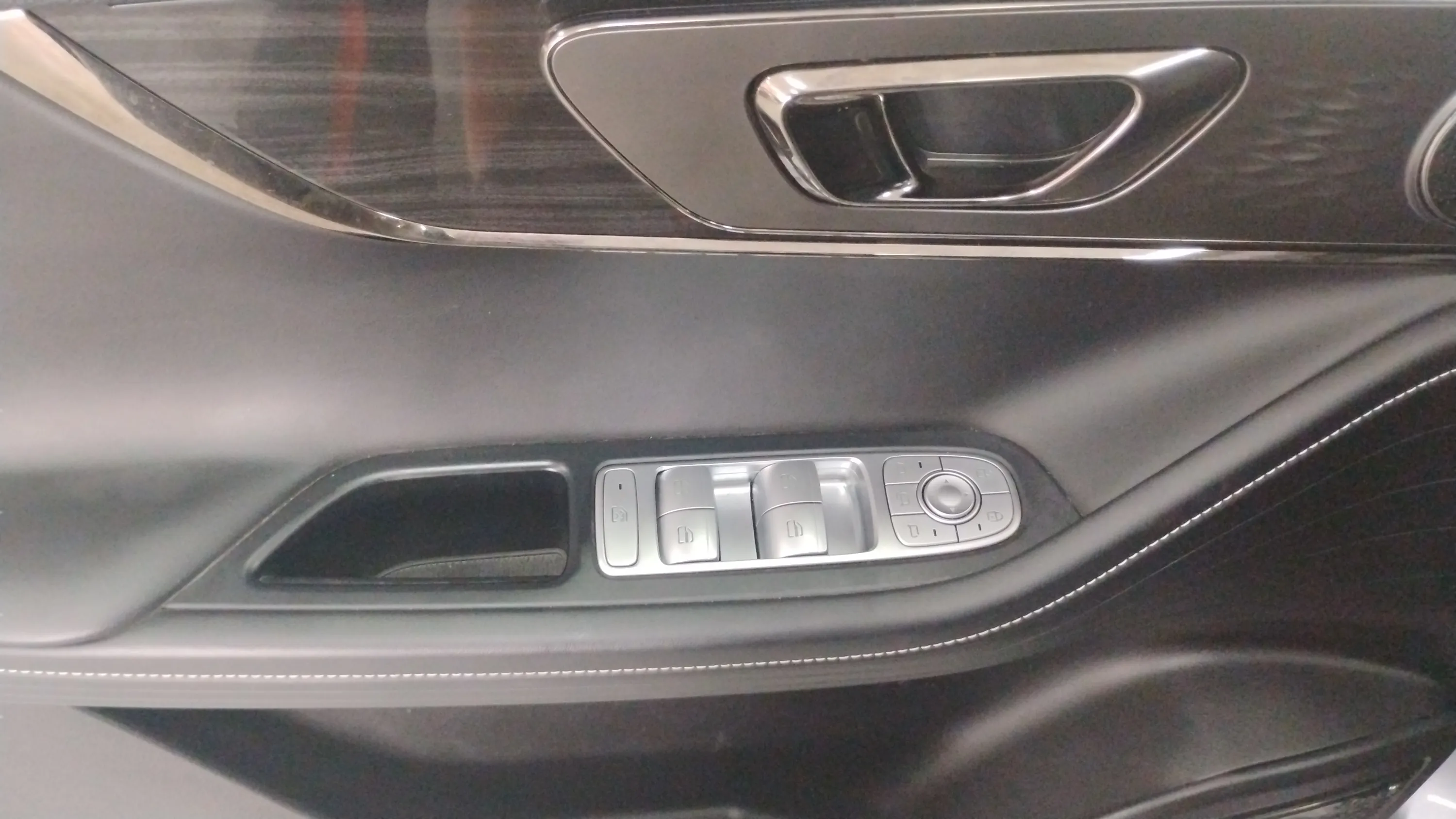 Omoda 5 Premium 1.6 T-GDi - foto 12