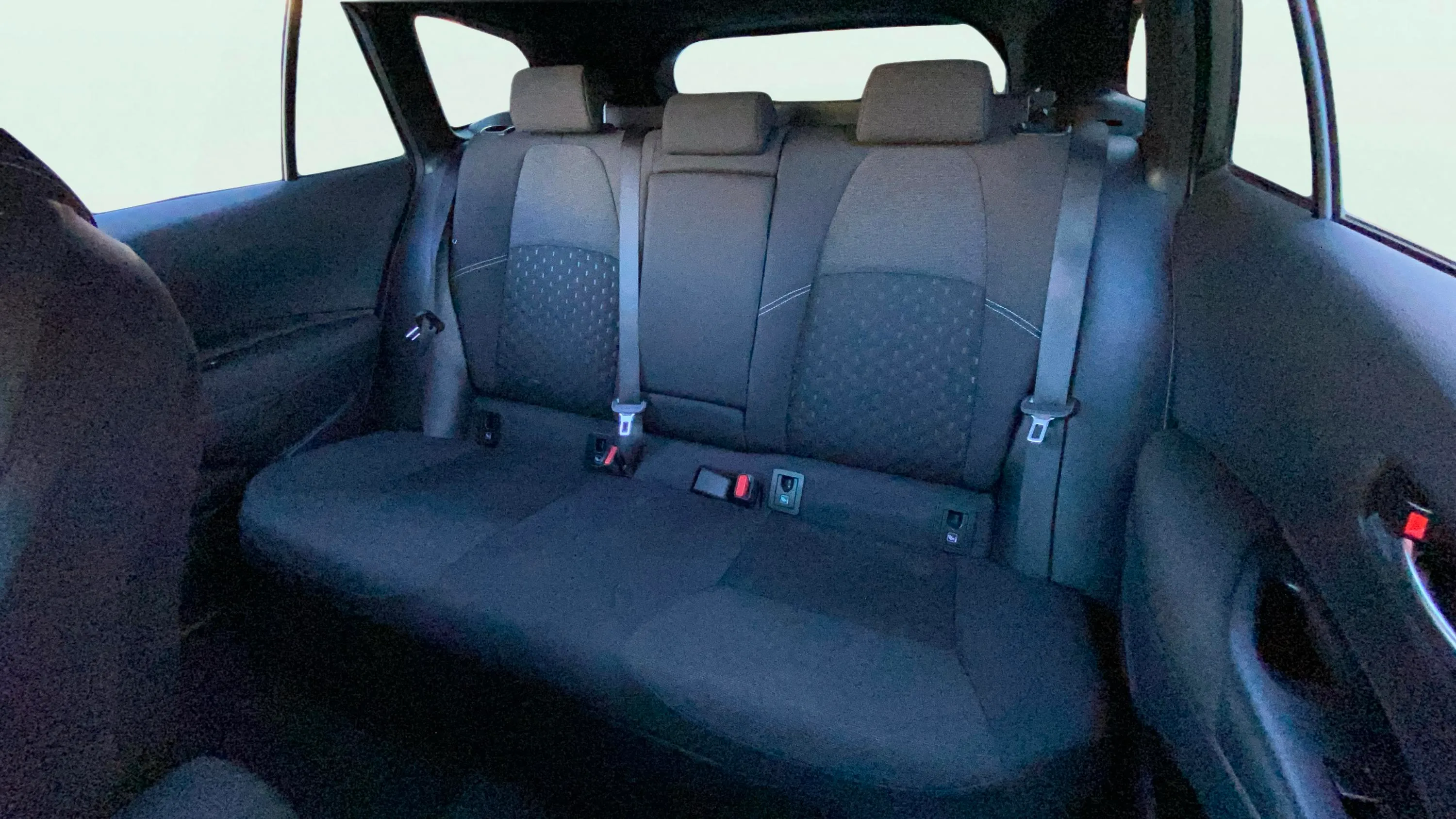 Suzuki Swace 1.8 GLE Hybrid - foto 12