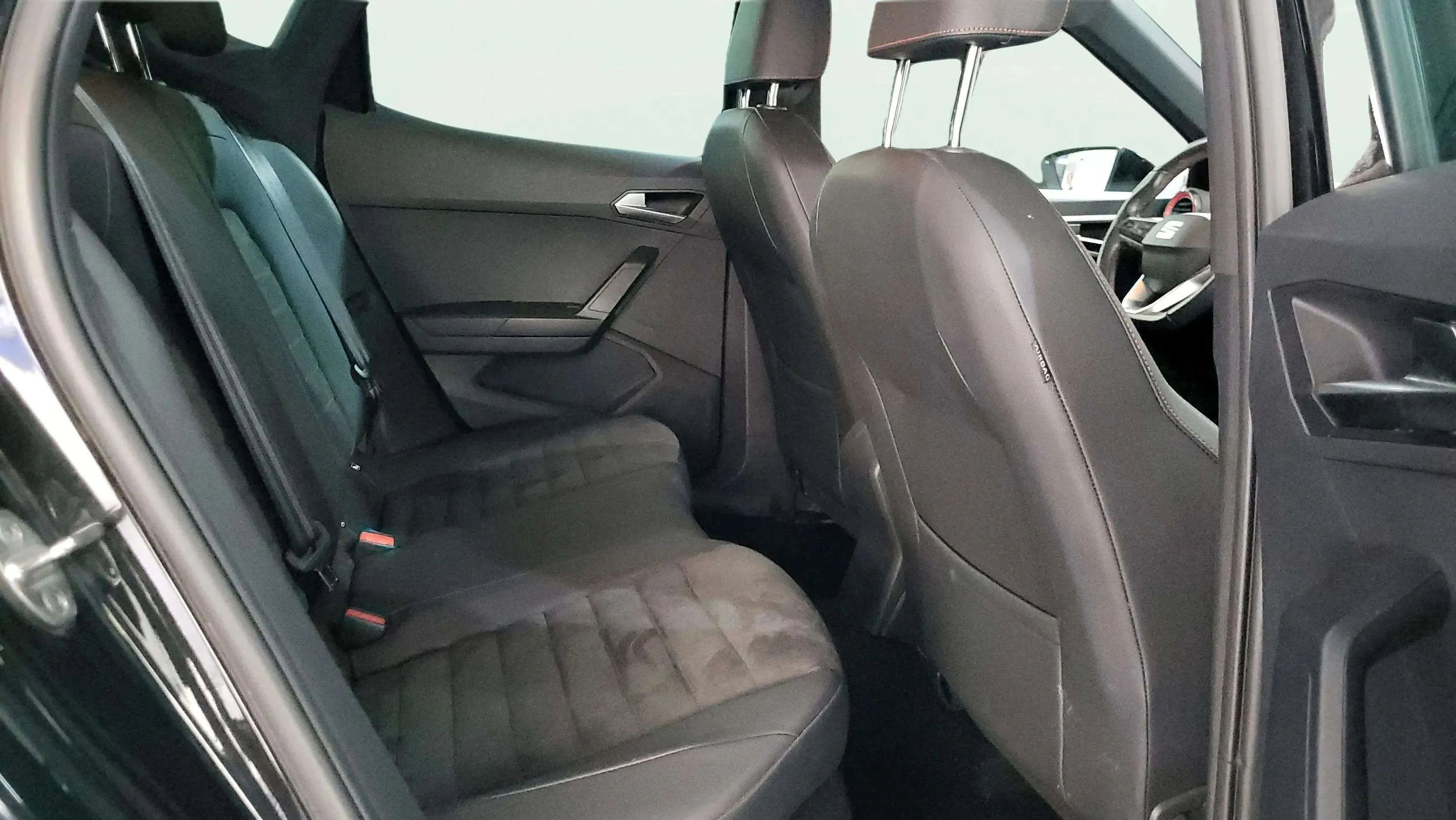 SEAT Arona 1.0 TSI FR - foto 10