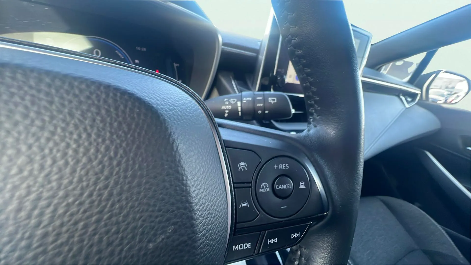 Suzuki Swace 1.8 GLE Hybrid - foto 19