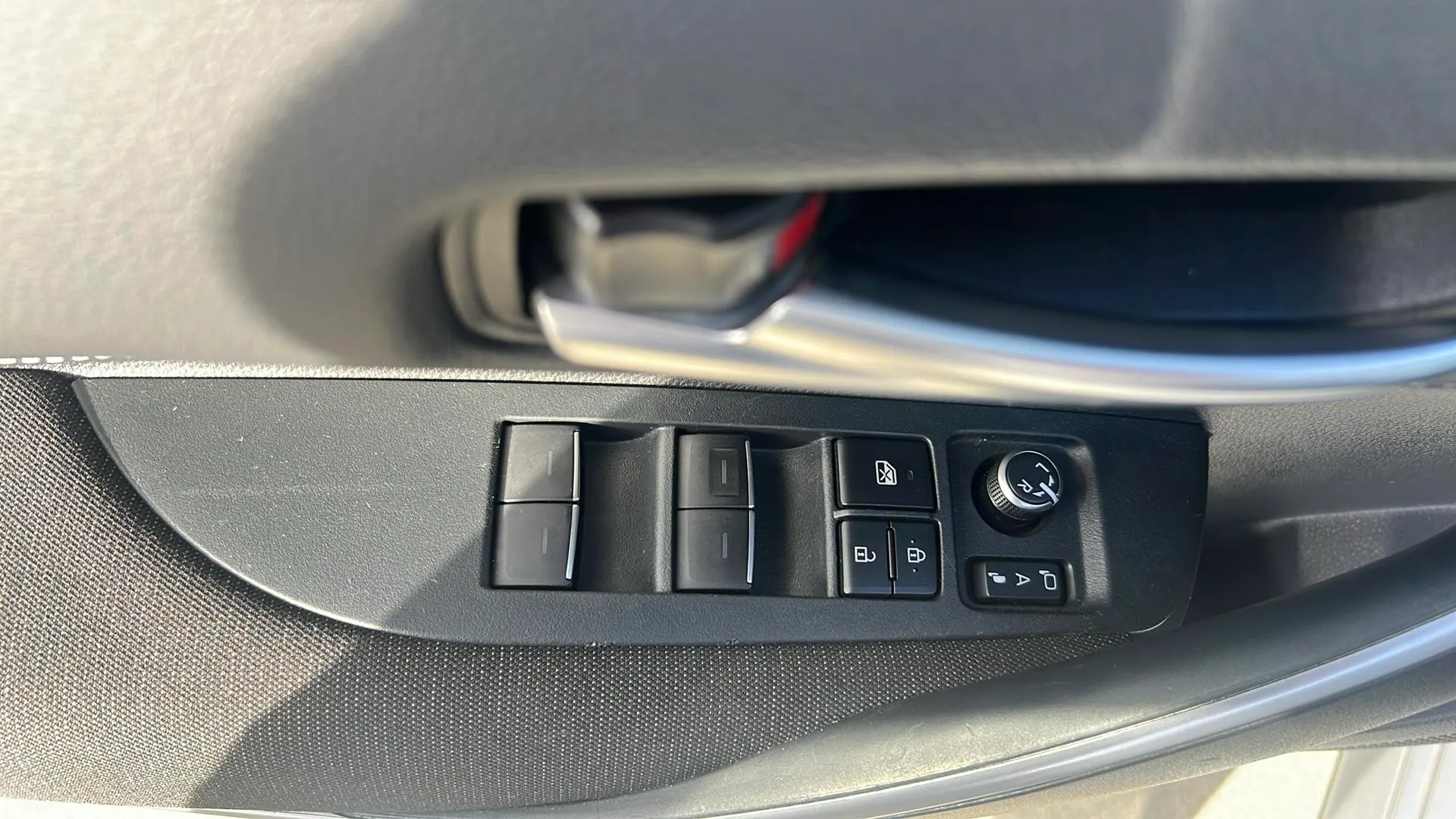 Suzuki Swace 1.8 GLE Hybrid - foto 11