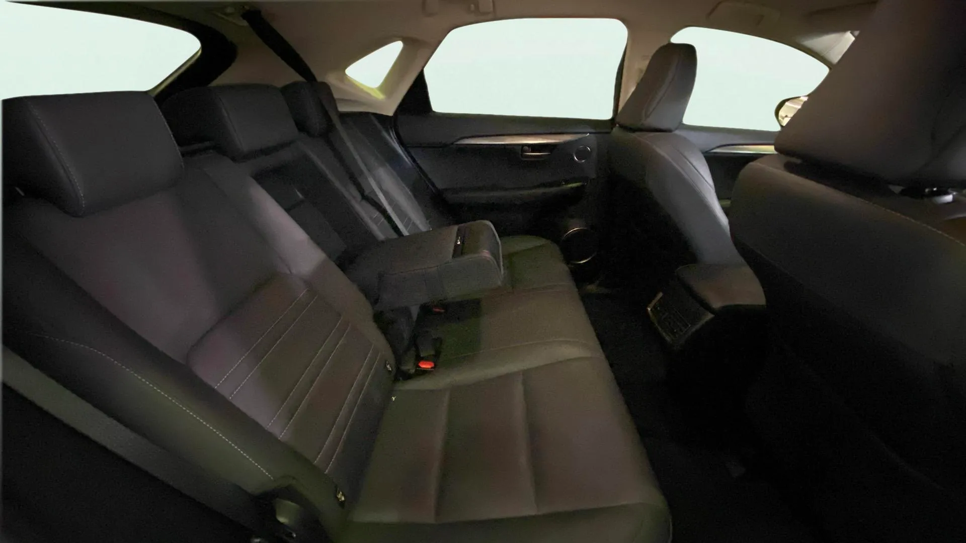 Lexus NX 2.5 300h Business 2WD - foto 15