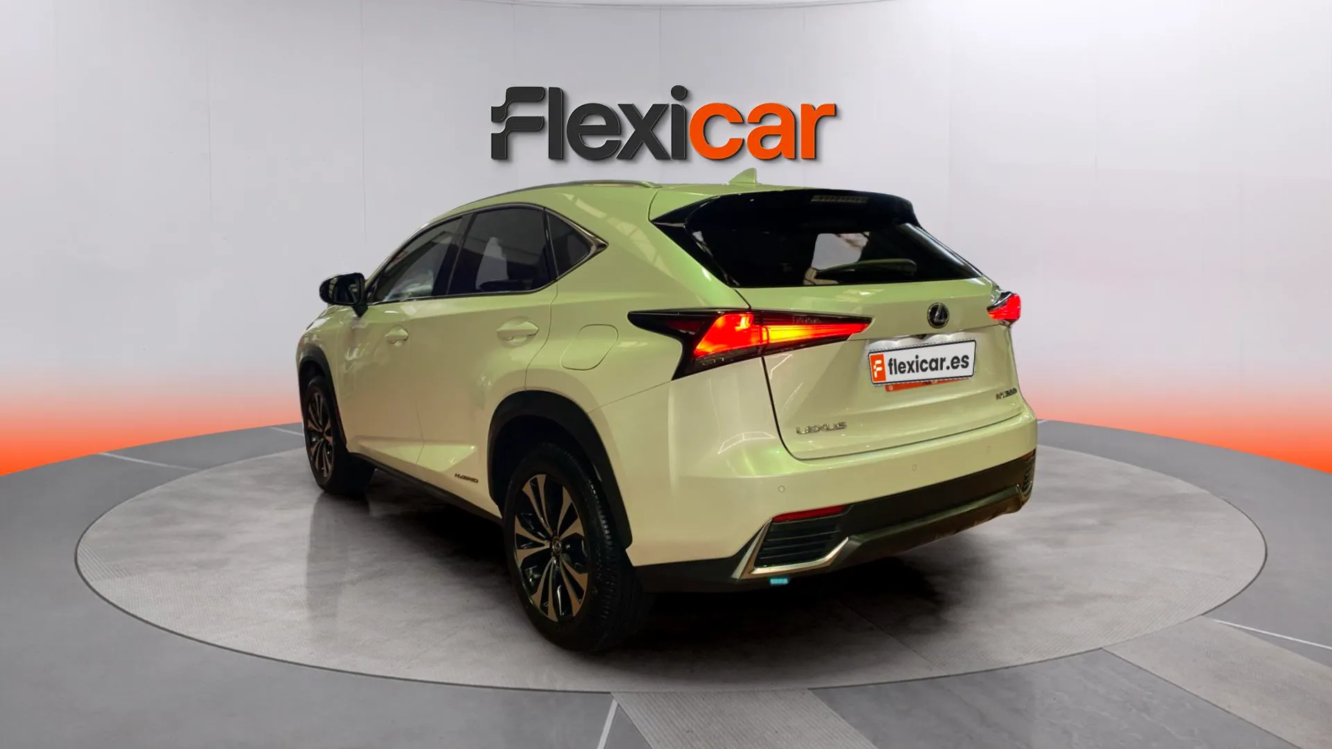Lexus NX 2.5 300h Business 2WD - foto 5