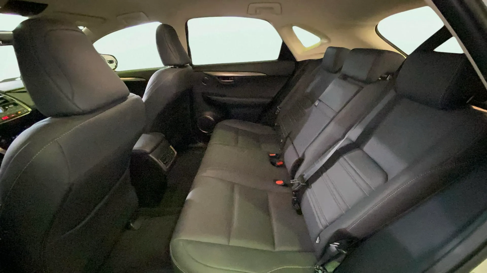 Lexus NX 2.5 300h Business 2WD - foto 13