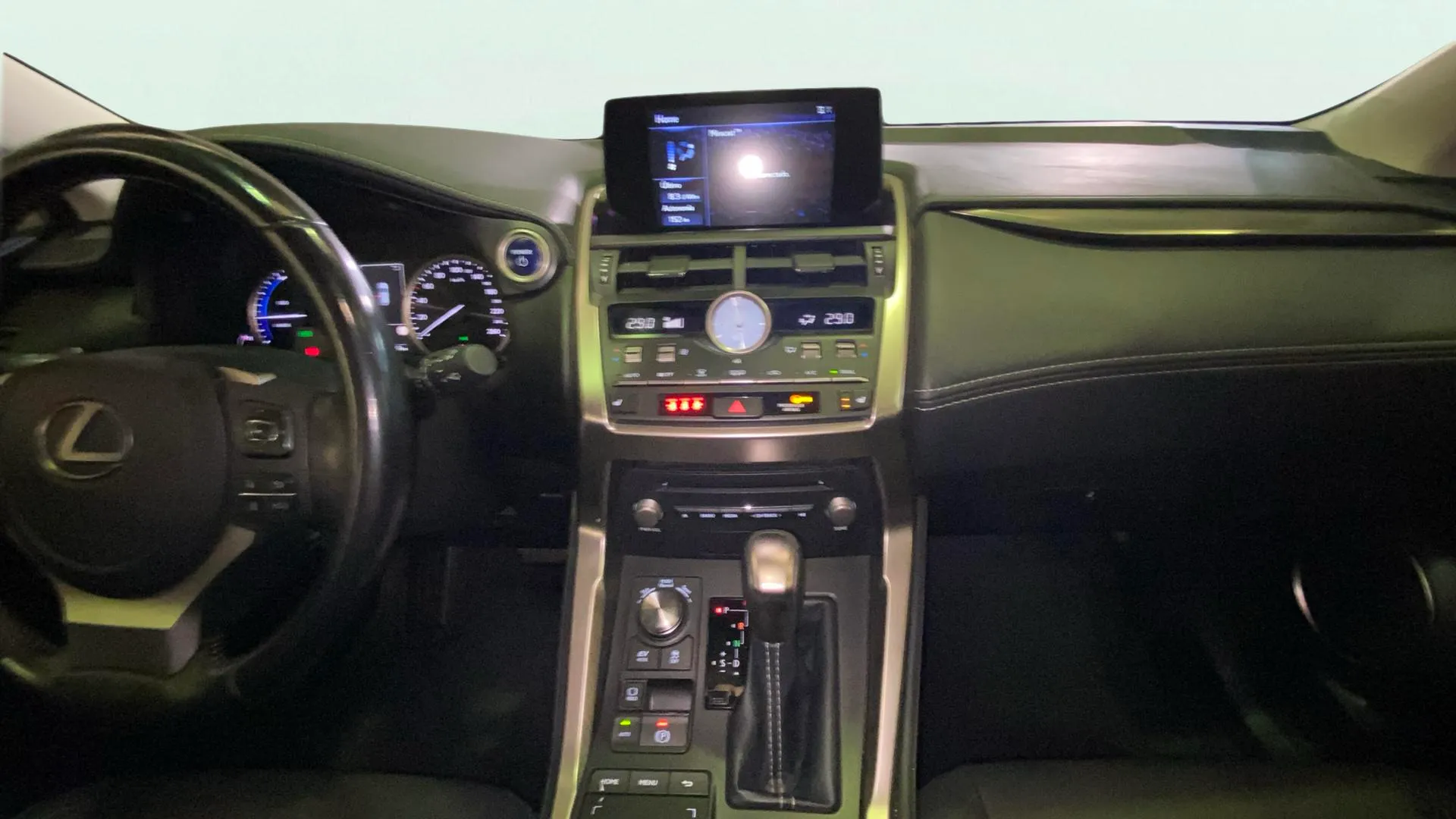 Lexus NX 2.5 300h Business 2WD - foto 18