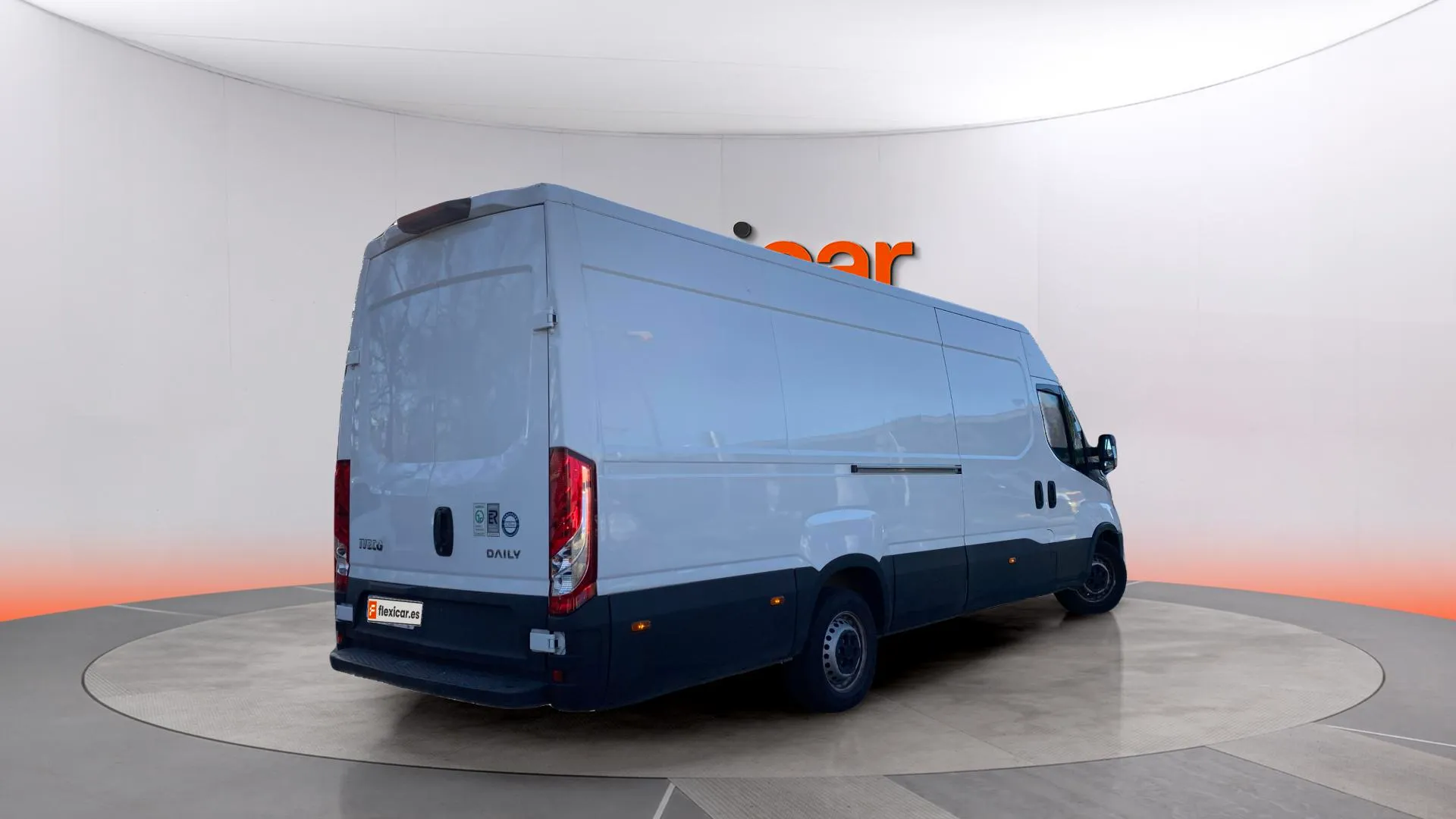 Iveco Daily Cilindrada: 2287 cm³ Tipo de combustible: Diésel - foto 4