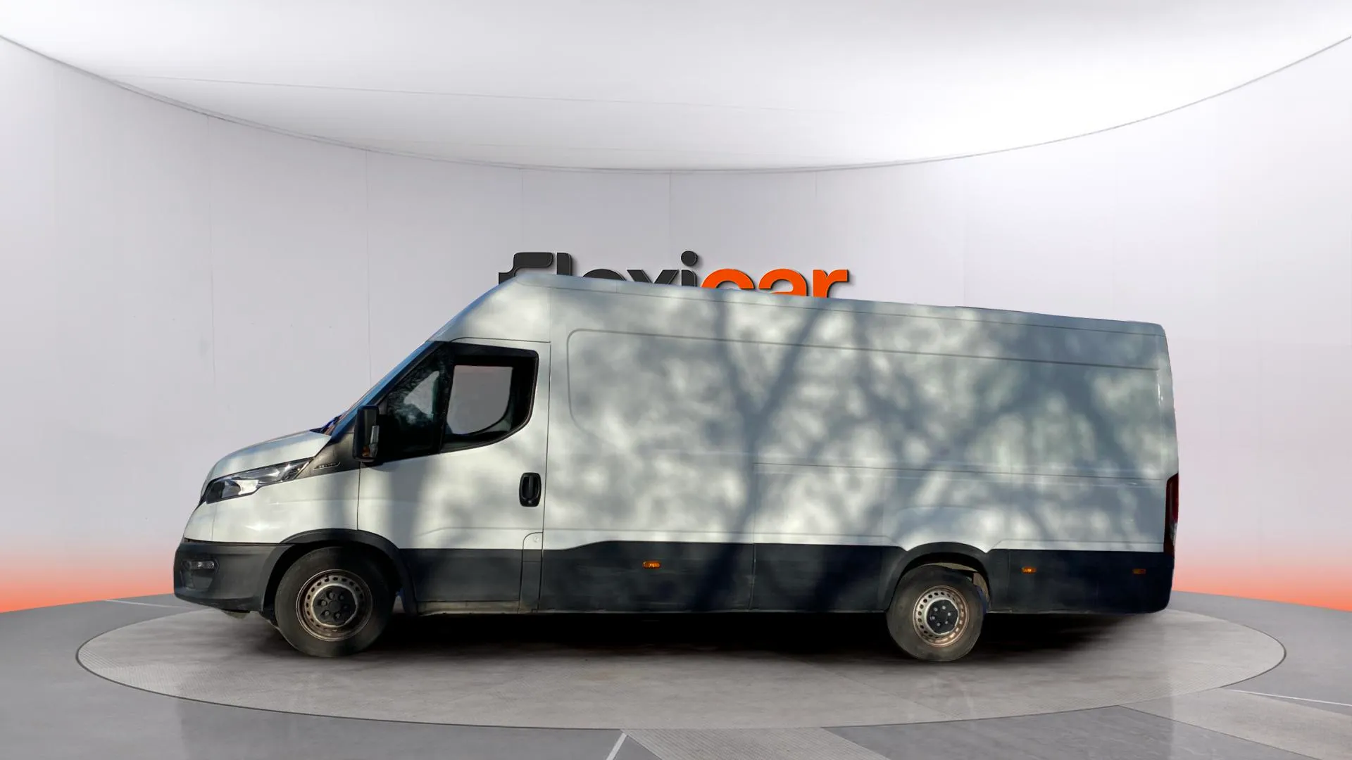 Iveco Daily Cilindrada: 2287 cm³ Tipo de combustible: Diésel - foto 5