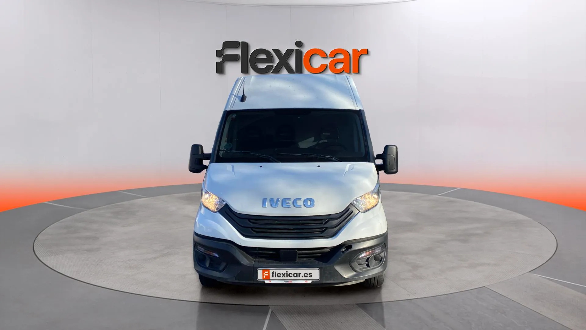 Iveco Daily Cilindrada: 2287 cm³ Tipo de combustible: Diésel - foto 7