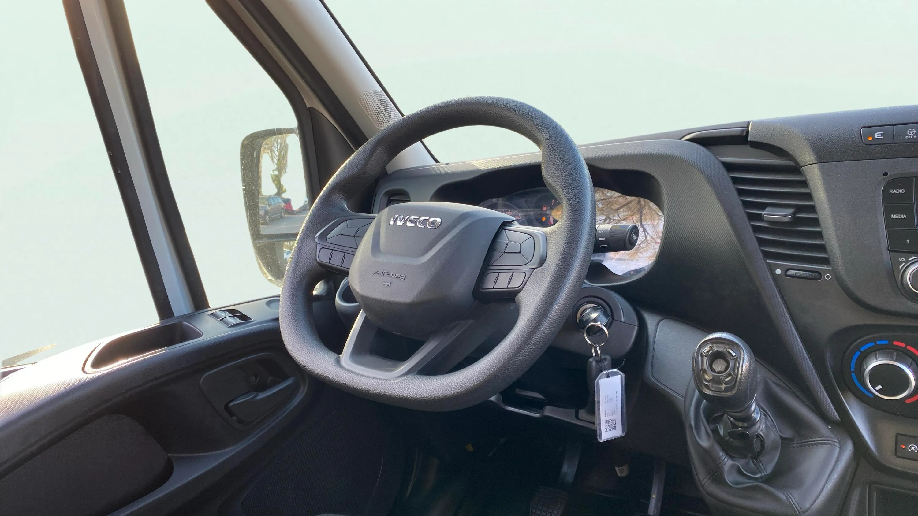 Iveco Daily Cilindrada: 2287 cm³ Tipo de combustible: Diésel - foto 10