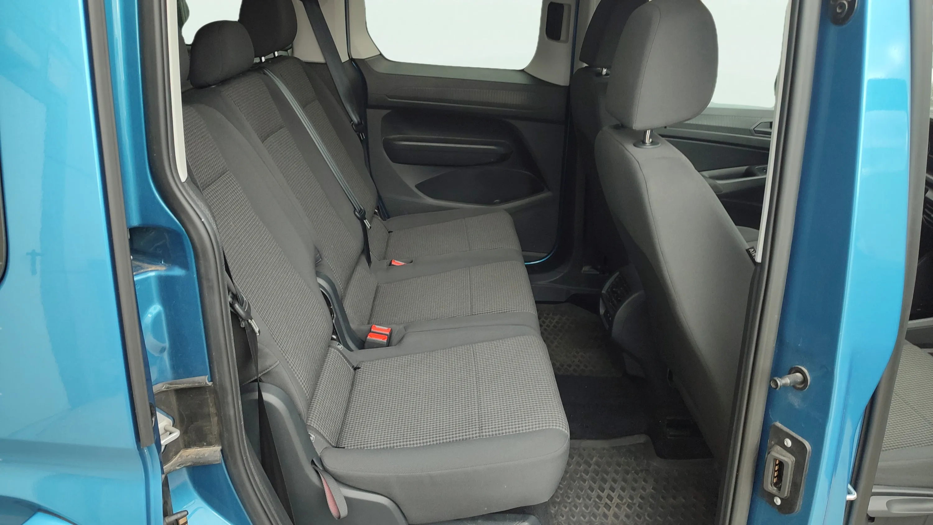 Volkswagen Caddy California 2.0 TDI - foto 8