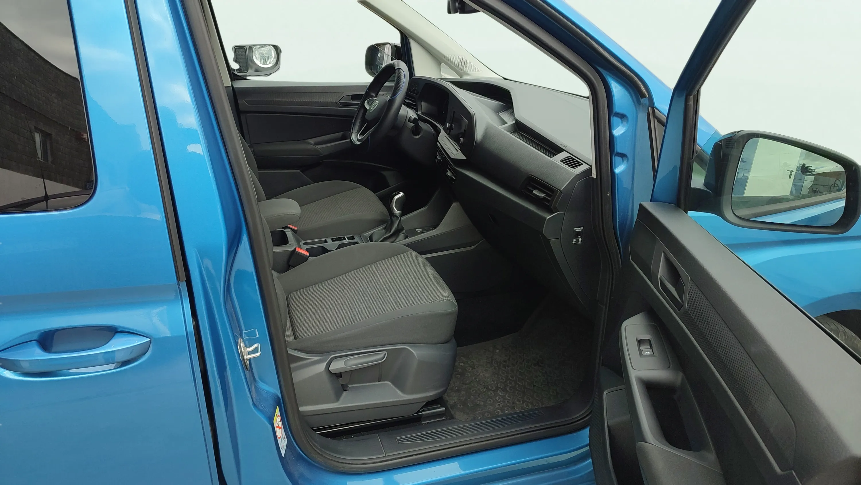 Volkswagen Caddy California 2.0 TDI - foto 7