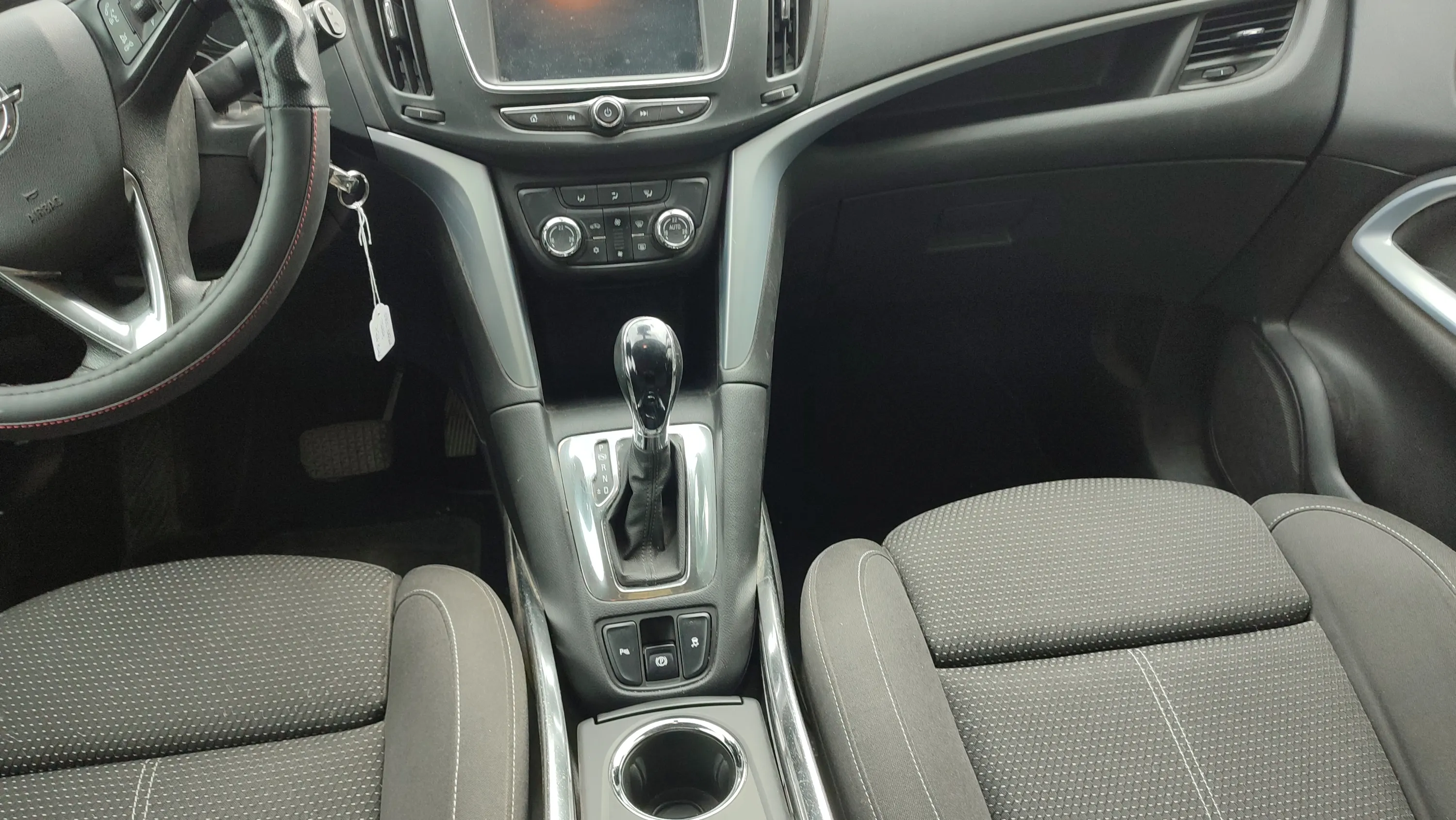 Opel Zafira 1.6 T Innovation - foto 8