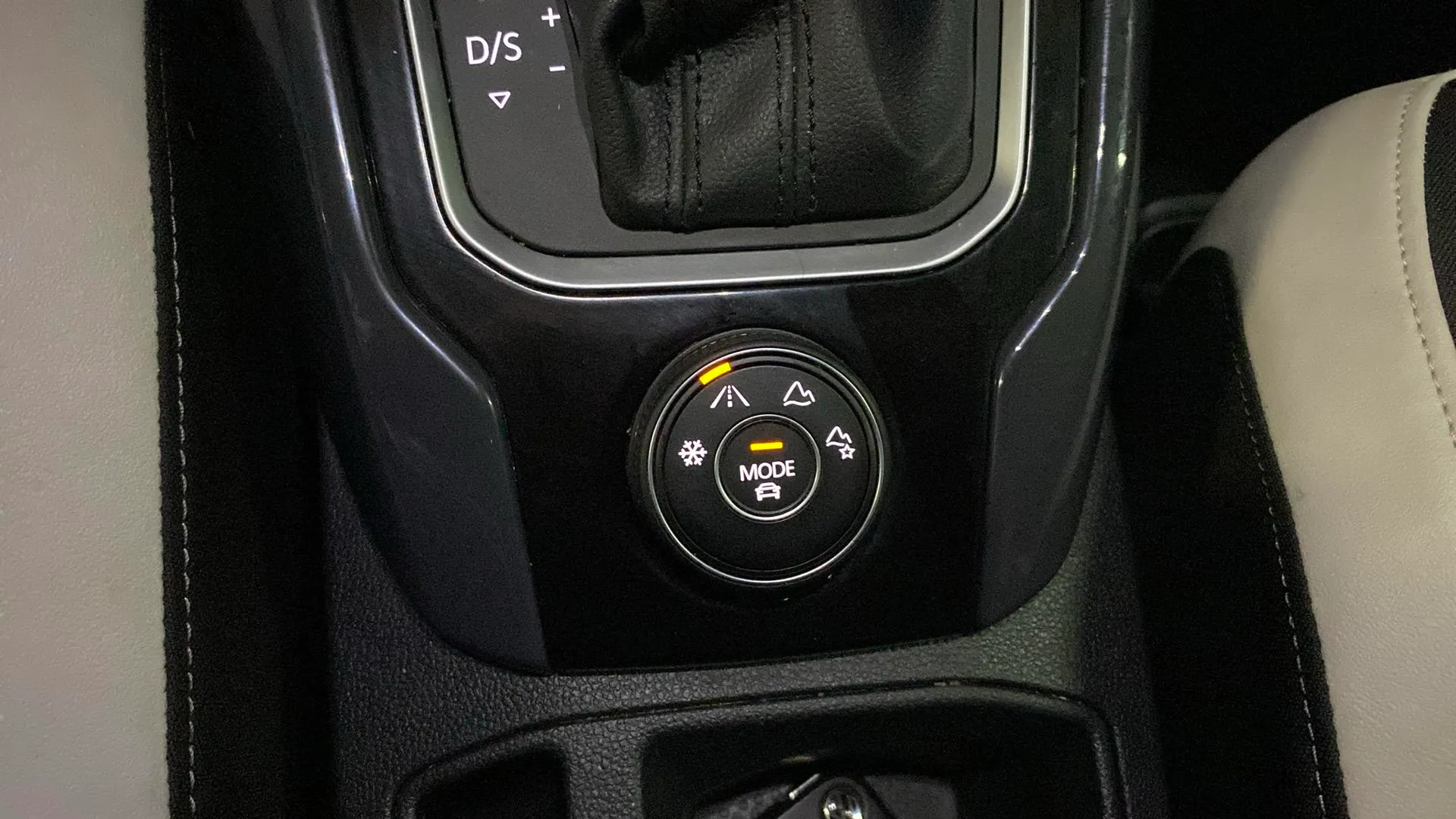 Volkswagen T-Roc Sport 2.0 TDI 4 Motion DSG - foto 27