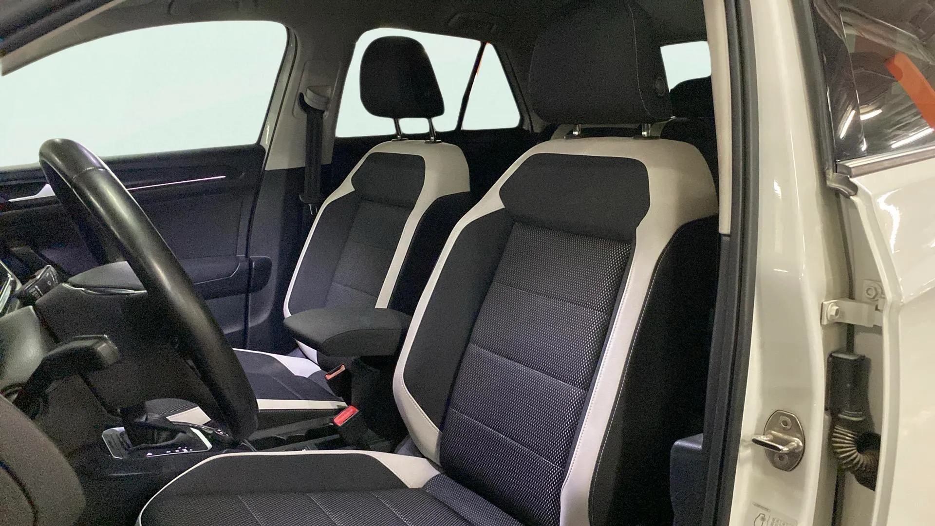 Volkswagen T-Roc Sport 2.0 TDI 4 Motion DSG - foto 29