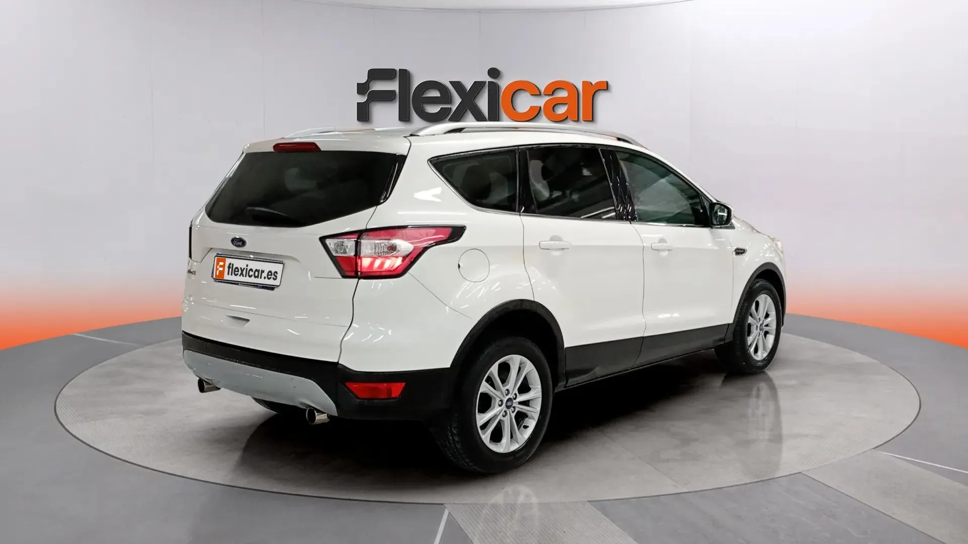 Ford Kuga 1.5 TDCi 120 4x2 A-S-S Titanium - foto 6