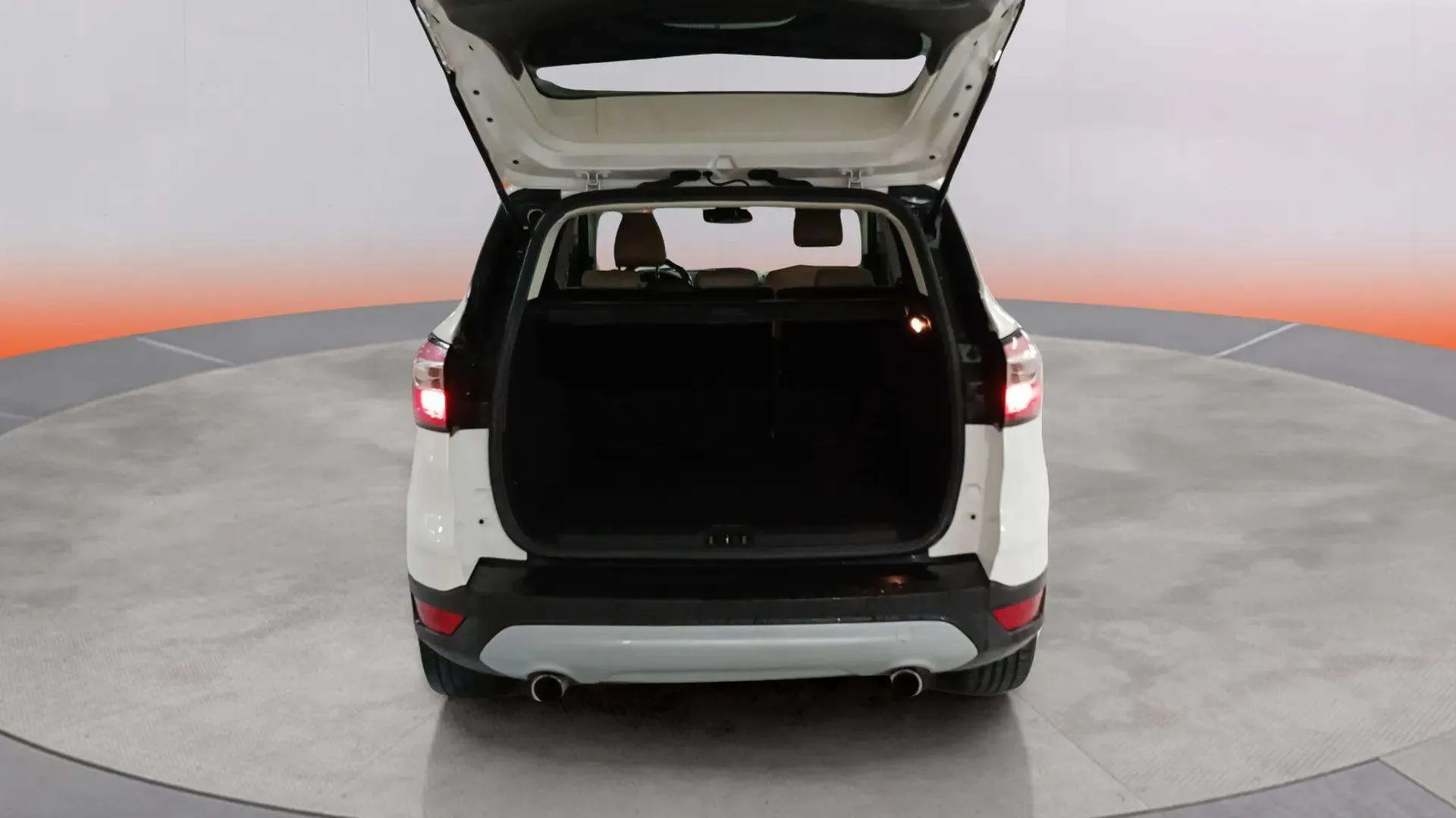 Ford Kuga 1.5 TDCi 120 4x2 A-S-S Titanium - foto 15