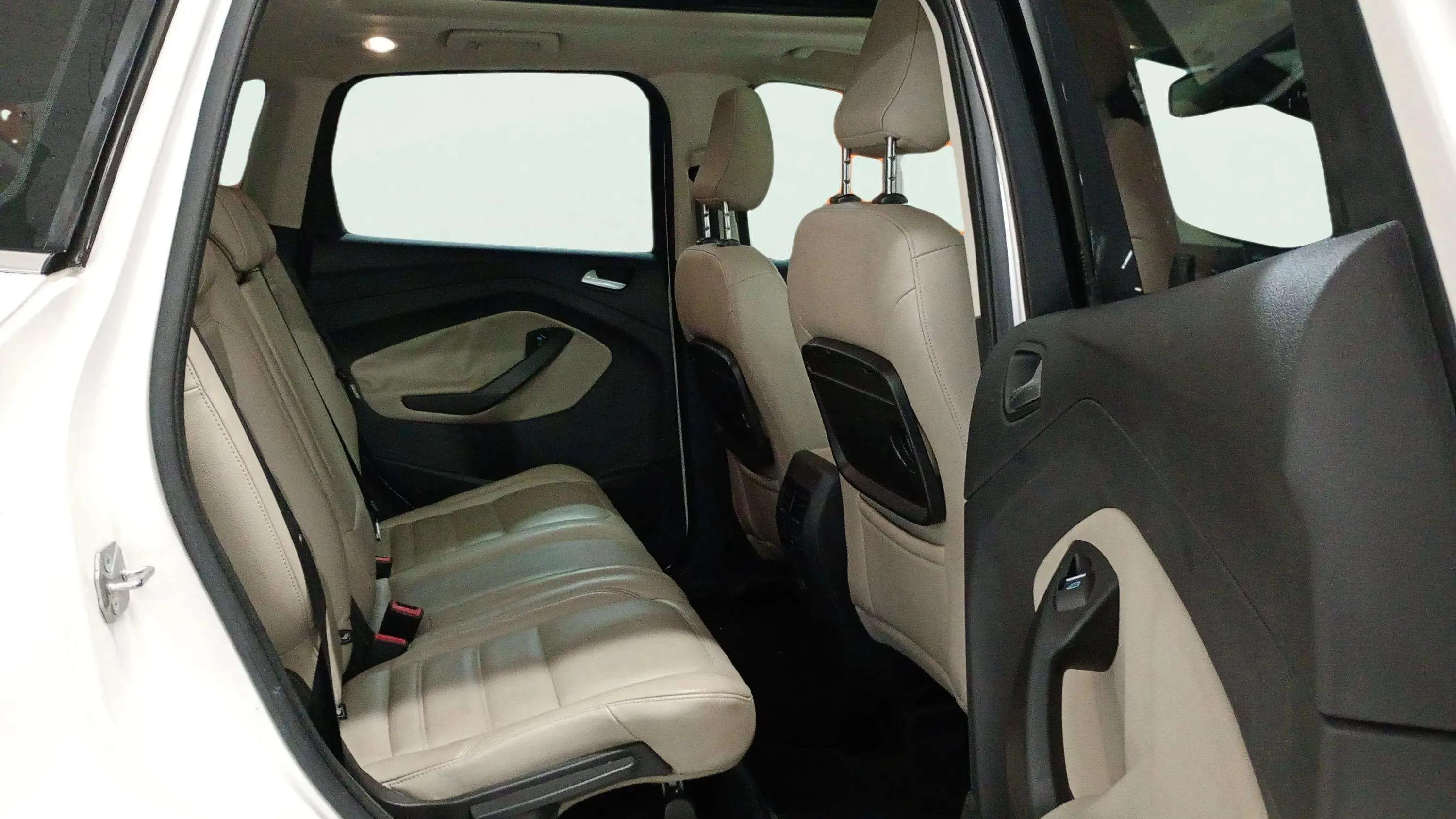 Ford Kuga 1.5 TDCi 120 4x2 A-S-S Titanium - foto 14