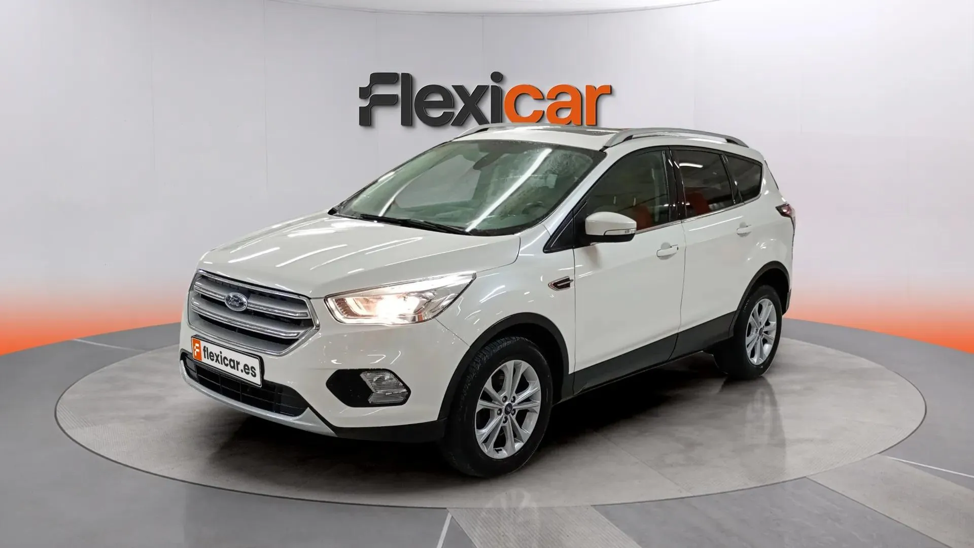 Ford Kuga 1.5 TDCi 120 4x2 A-S-S Titanium - foto 2