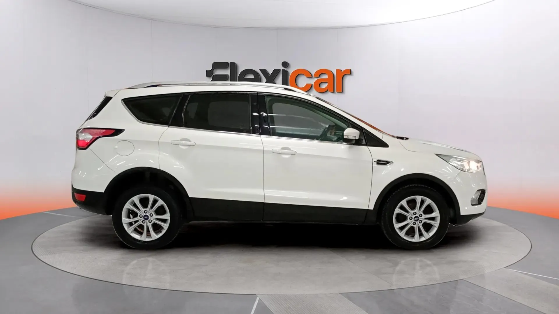 Ford Kuga 1.5 TDCi 120 4x2 A-S-S Titanium - foto 7