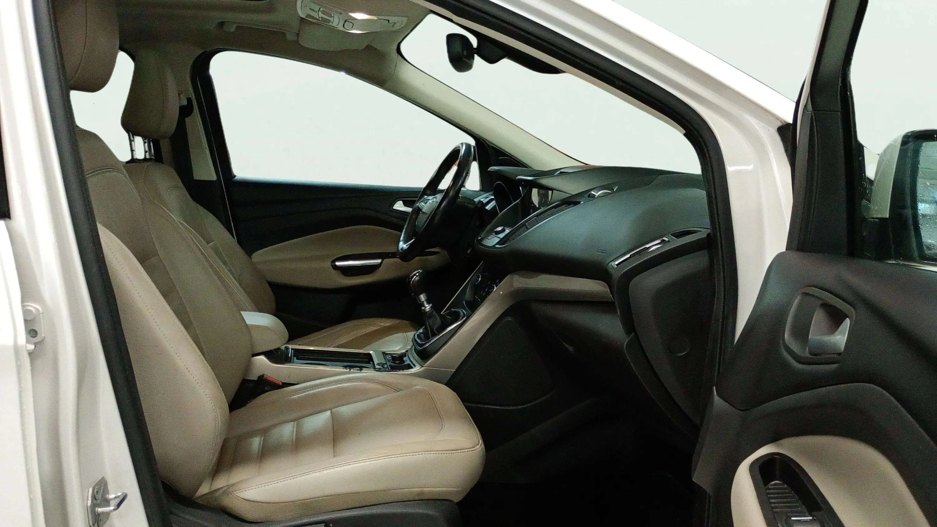 Ford Kuga 1.5 TDCi 120 4x2 A-S-S Titanium - foto 13