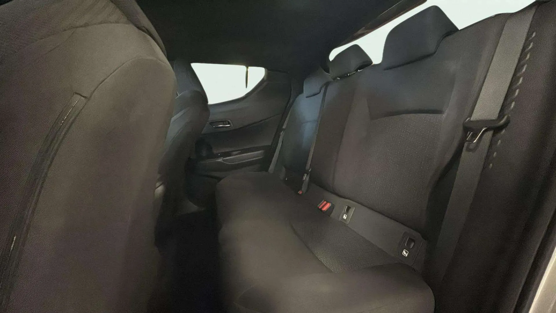 Toyota C-HR 1.8 125H Advance - foto 16