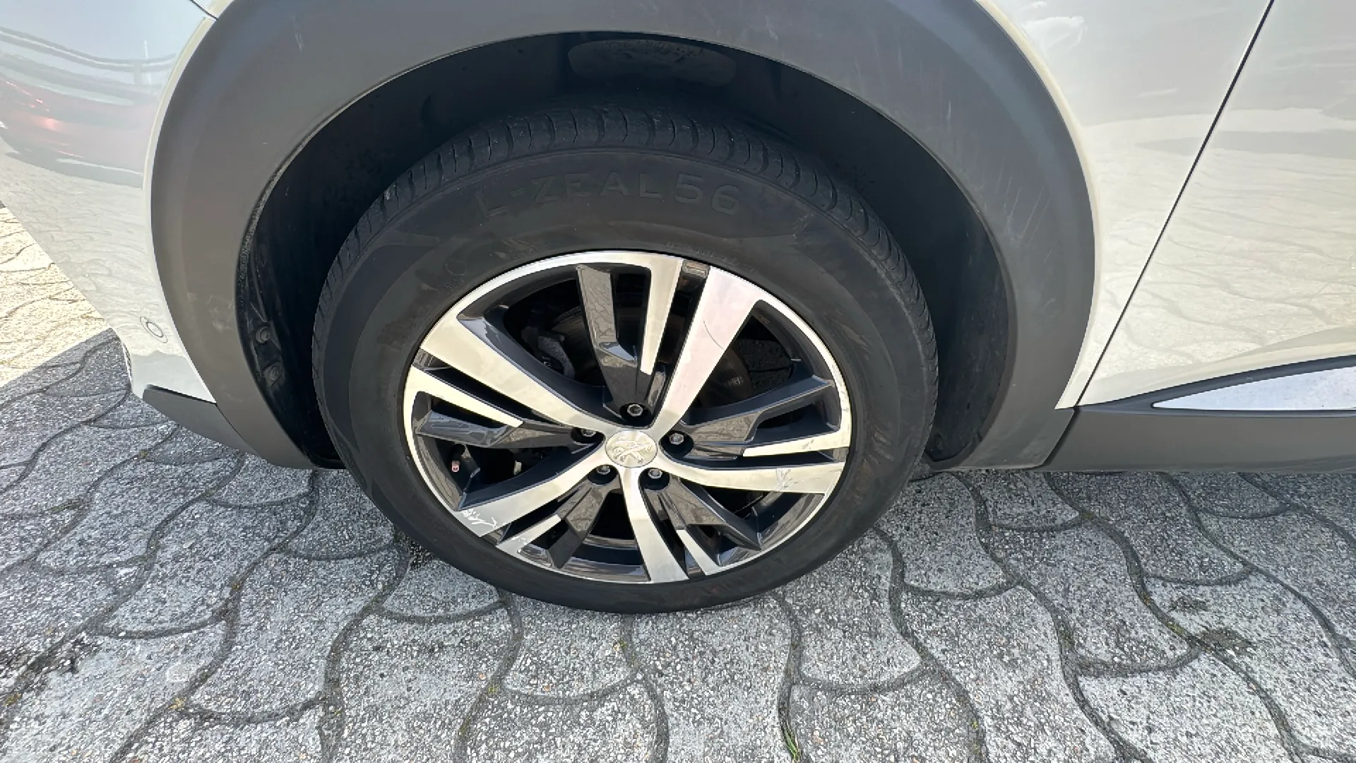 Peugeot 3008 1.2 PureTech Allure EAT8 - foto 26