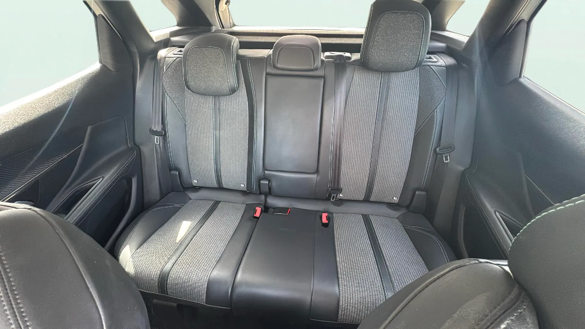 Peugeot 3008 1.2 PureTech Allure EAT8 - foto 23