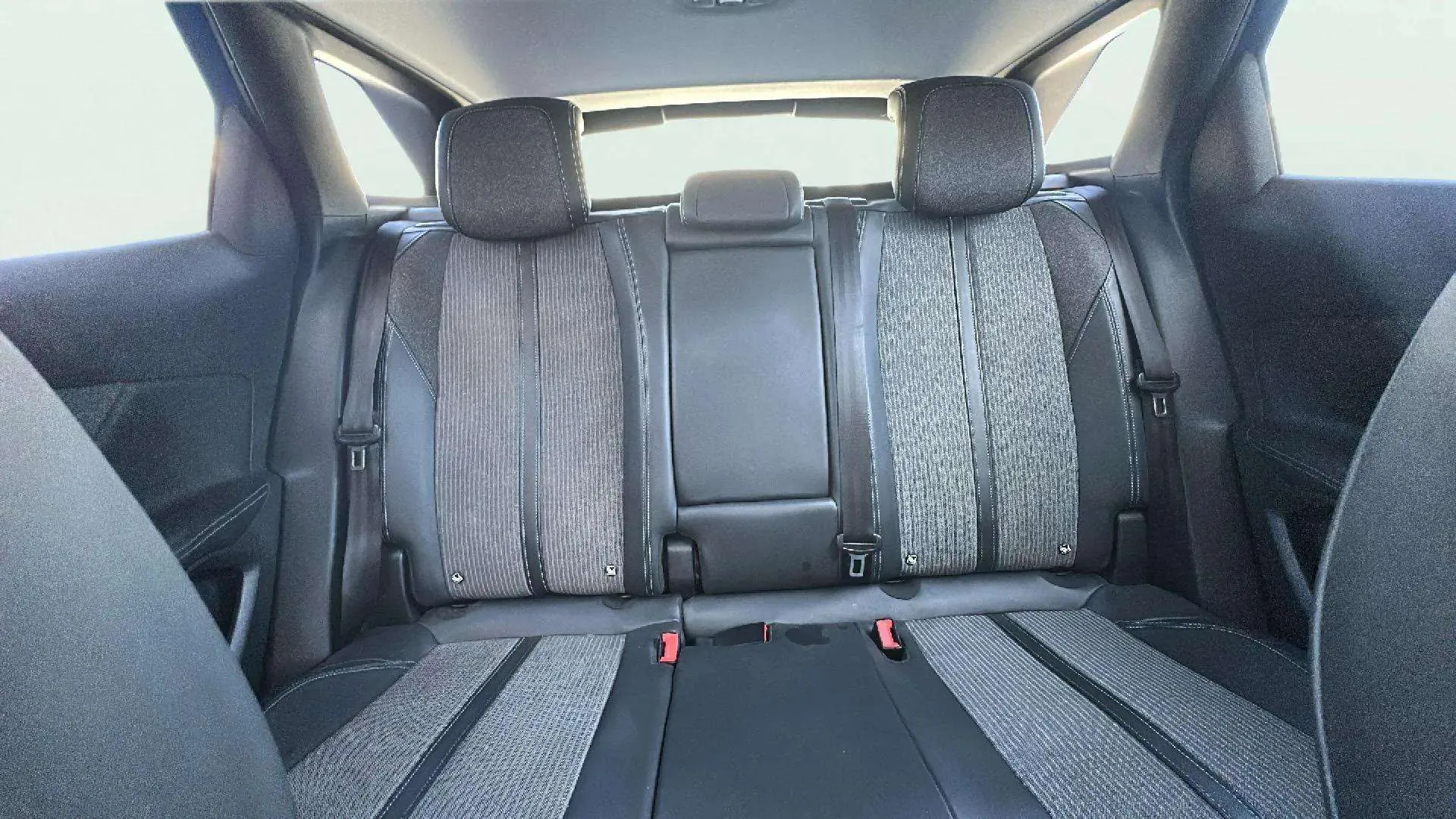 Peugeot 3008 1.2 PureTech Allure - foto 12