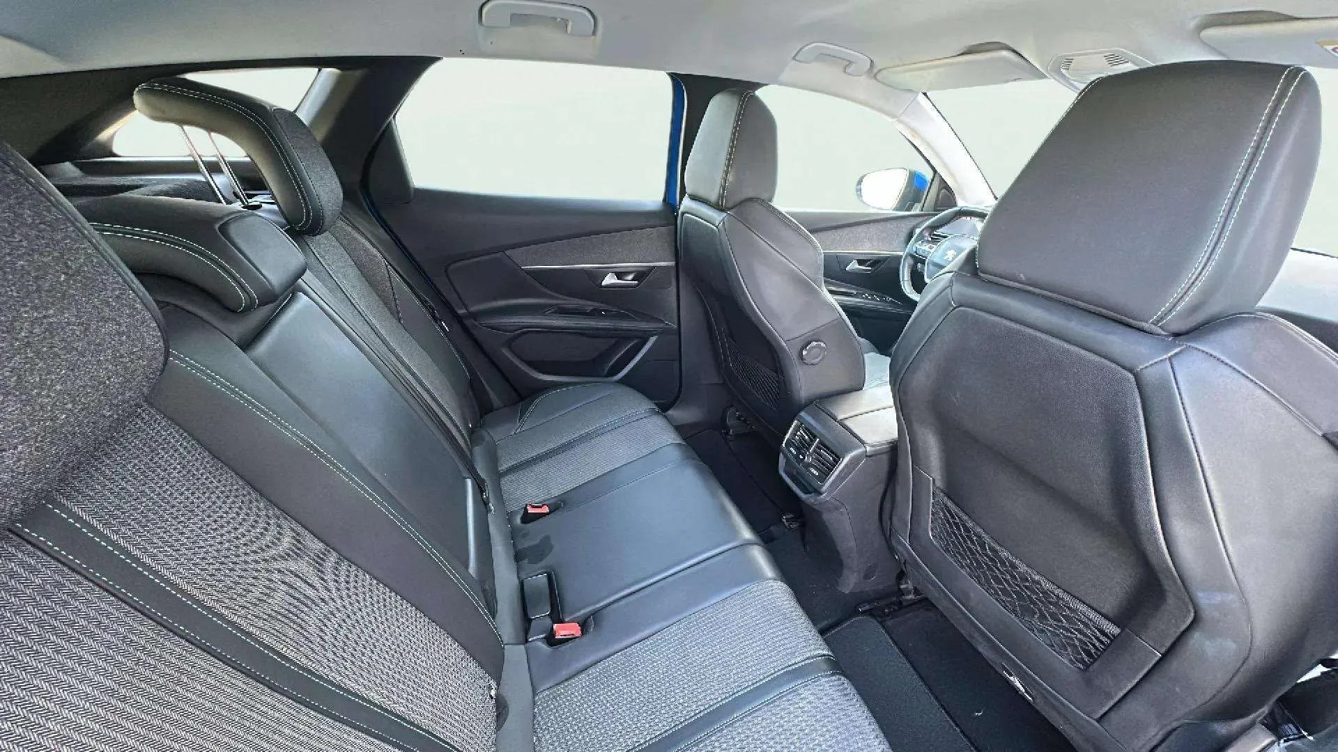 Peugeot 3008 1.2 PureTech Allure - foto 11