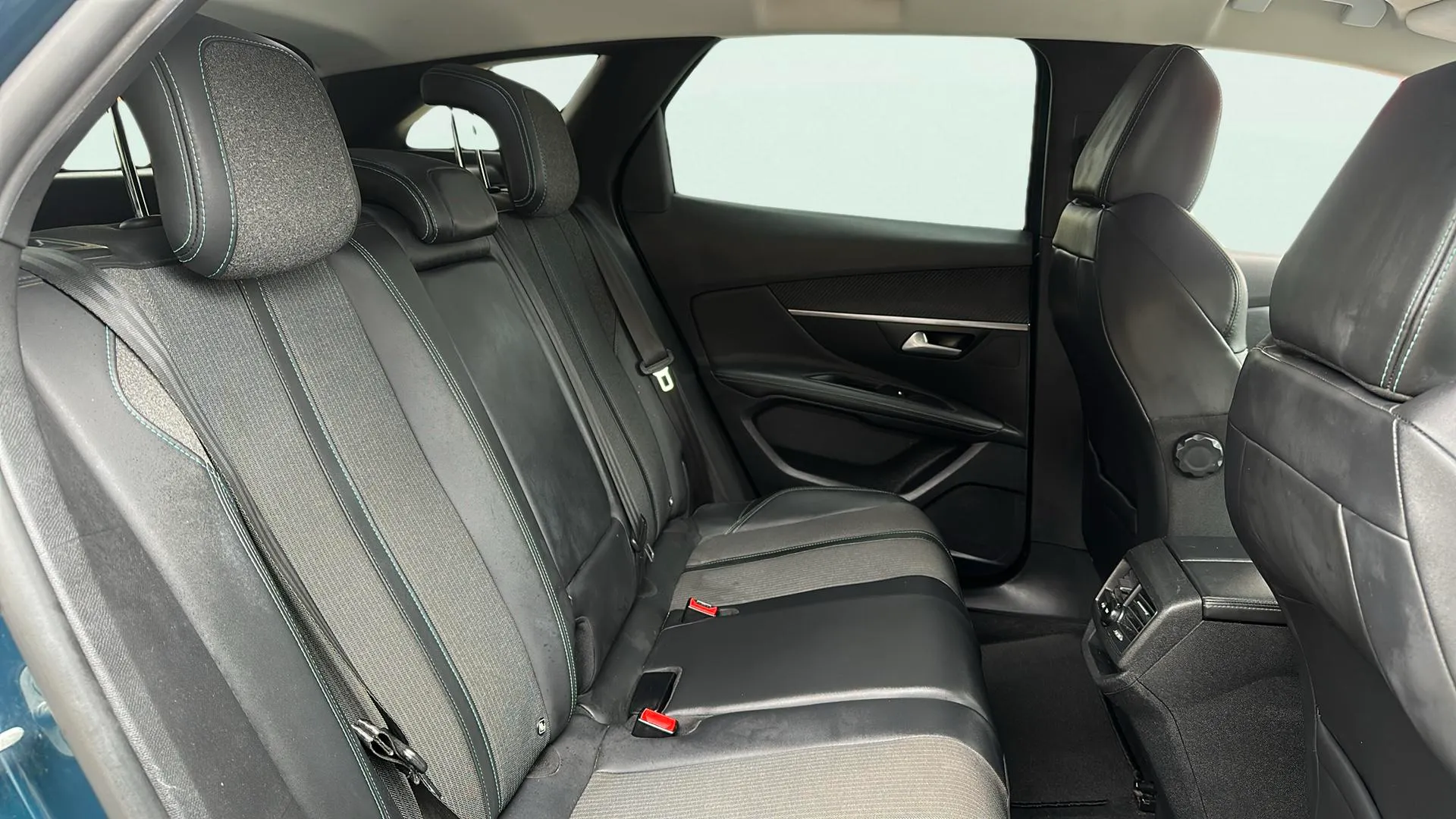 Peugeot 3008 1.2 PureTech Allure - foto 14