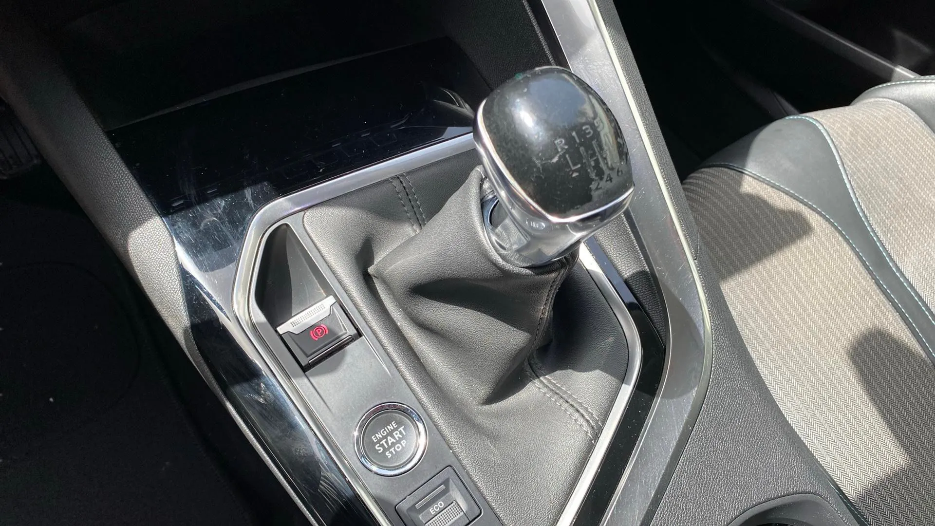 Peugeot 3008 1.2 PureTech Active - foto 17