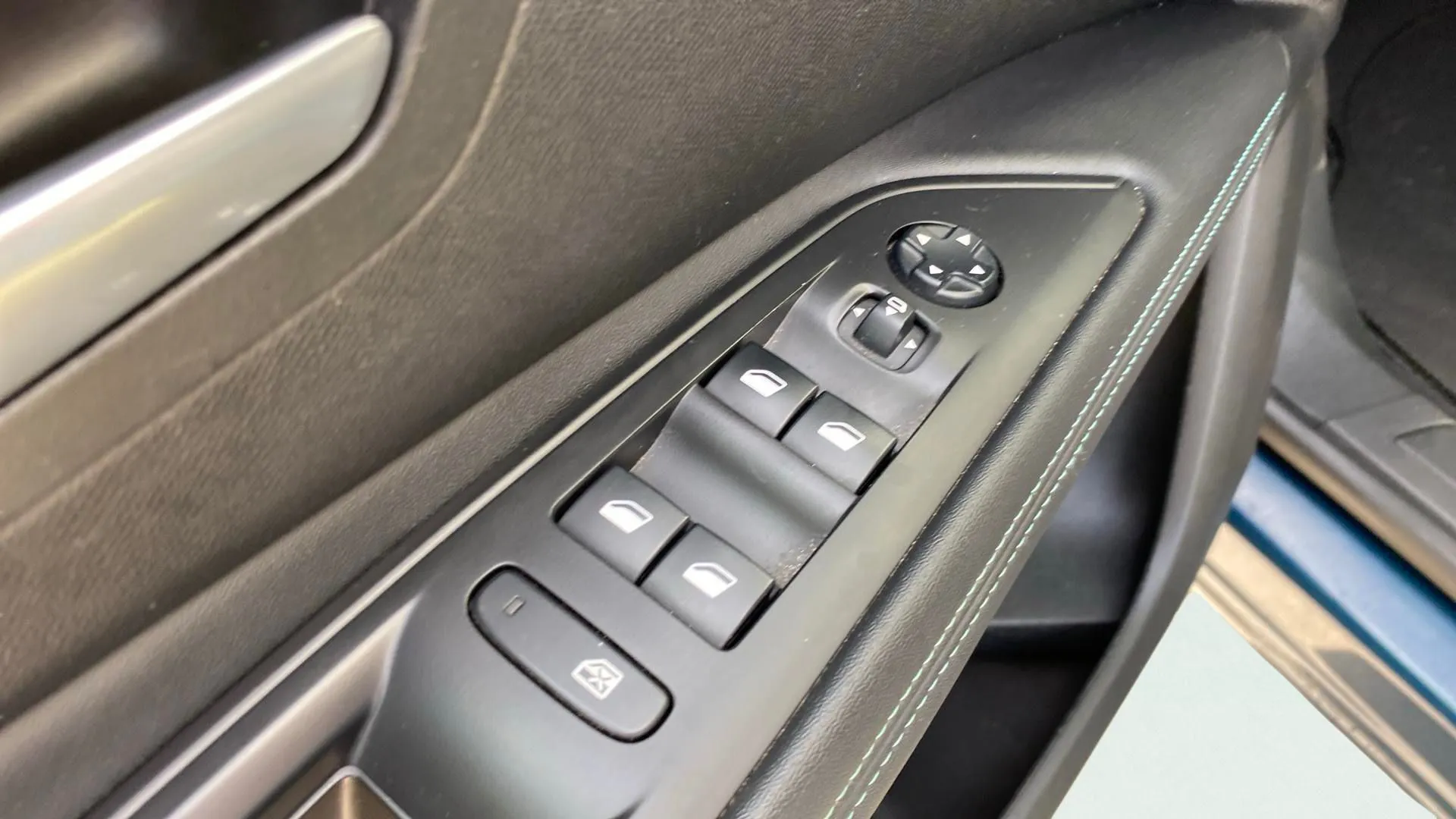 Peugeot 3008 1.2 PureTech Active - foto 21