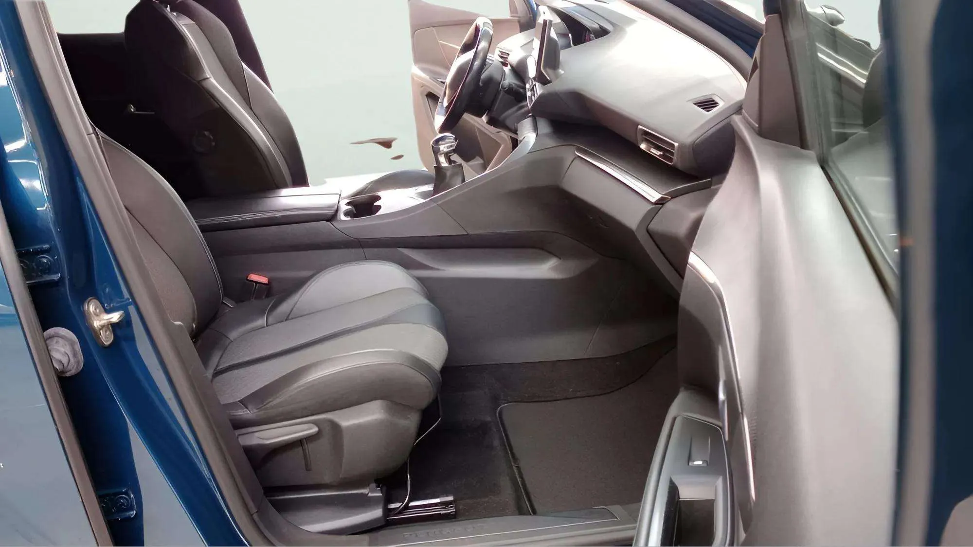 Peugeot 3008 1.2 PureTech Allure - foto 7