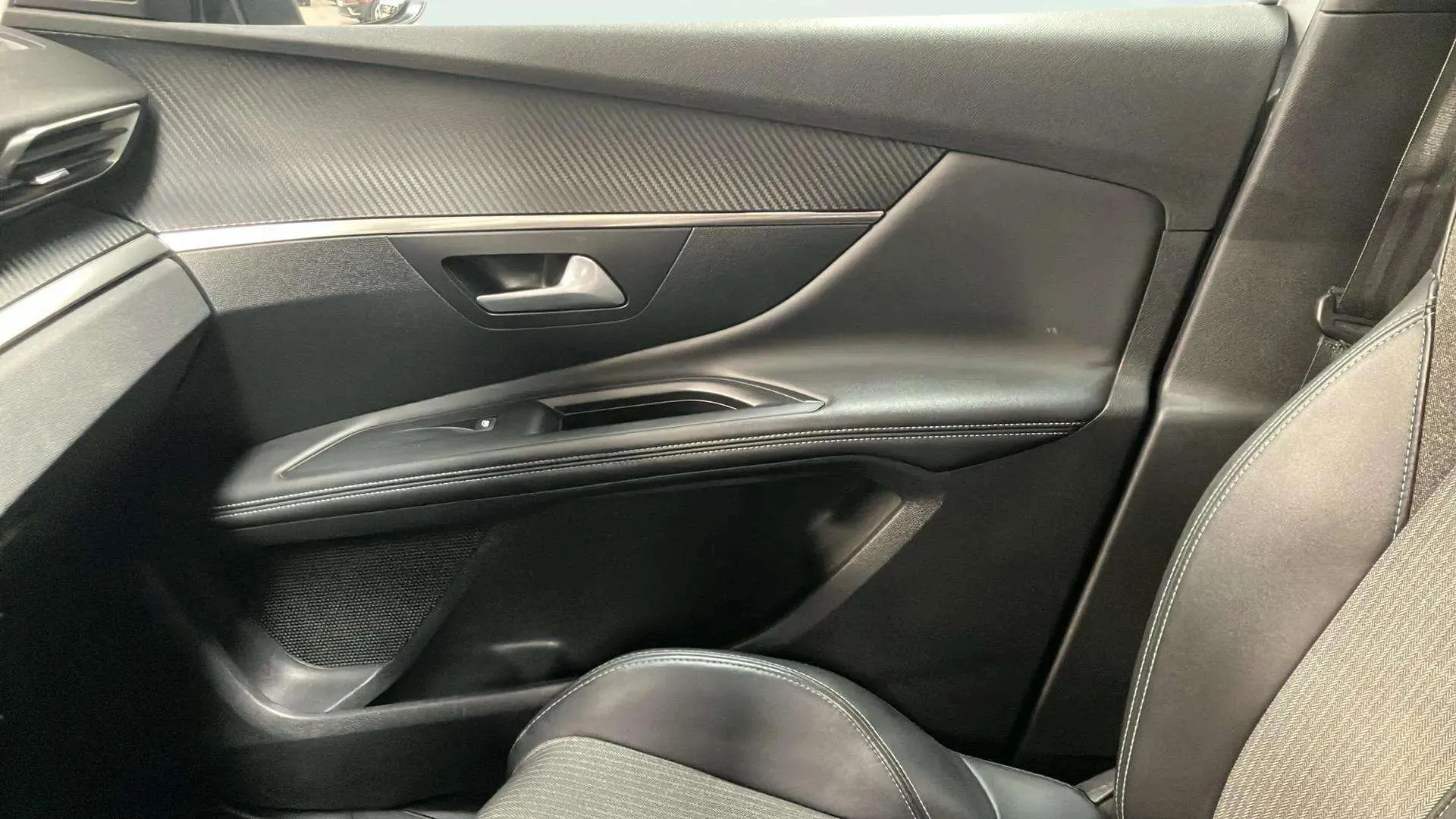 Peugeot 3008 1.2 PureTech Active Pack EAT8 - foto 15