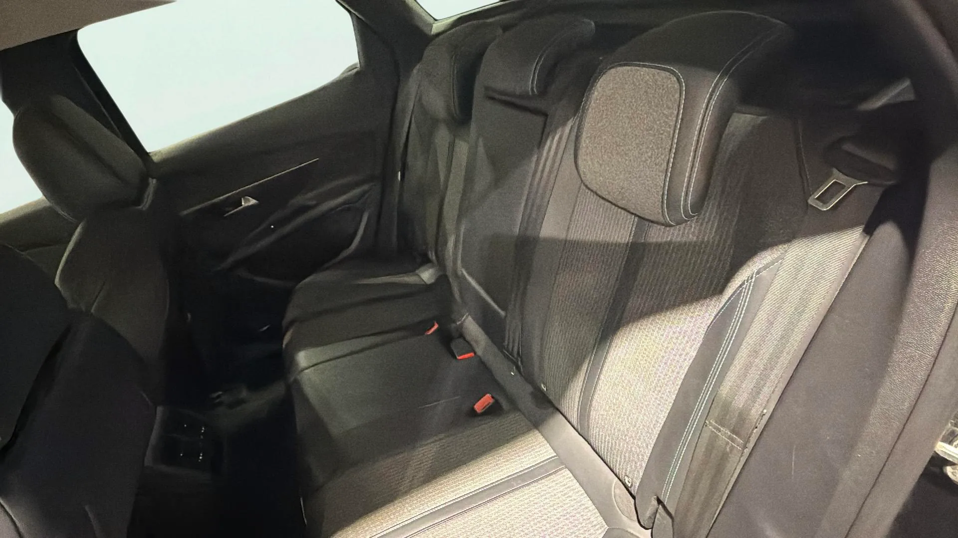 Peugeot 3008 1.2 PureTech Allure EAT8 - foto 17