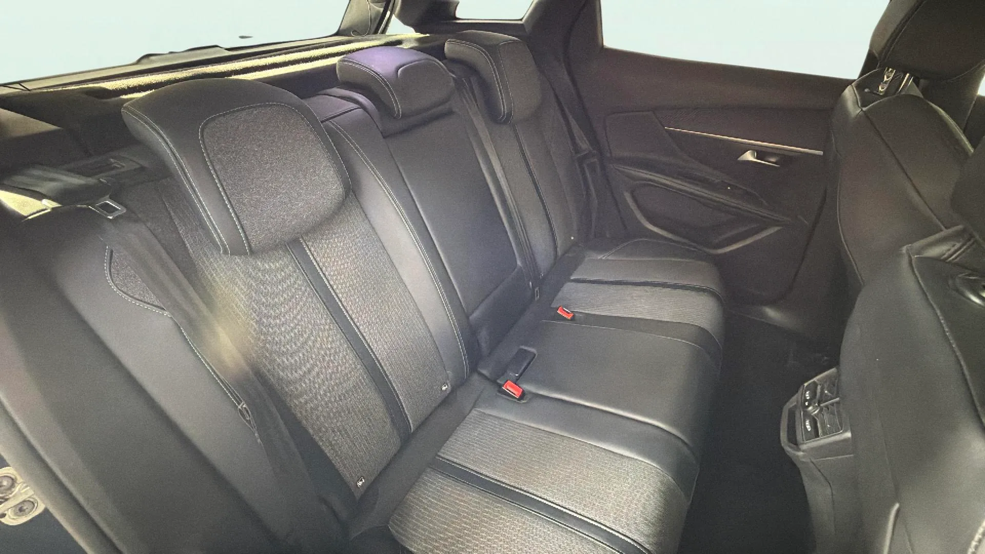 Peugeot 3008 1.2 PureTech Allure EAT8 - foto 16