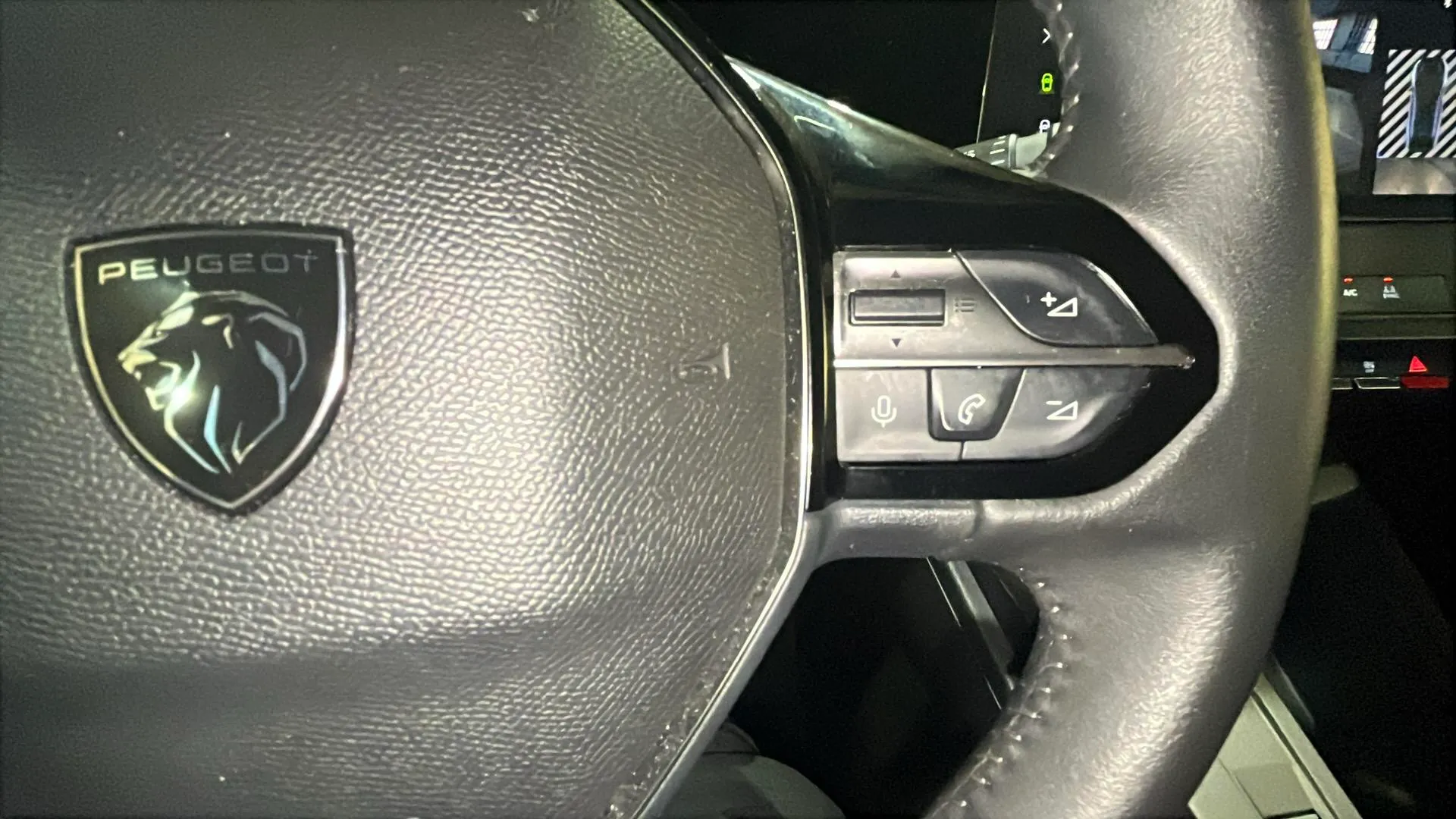 Peugeot 408 Allure Hybrid 136 eDCS6 - foto 16