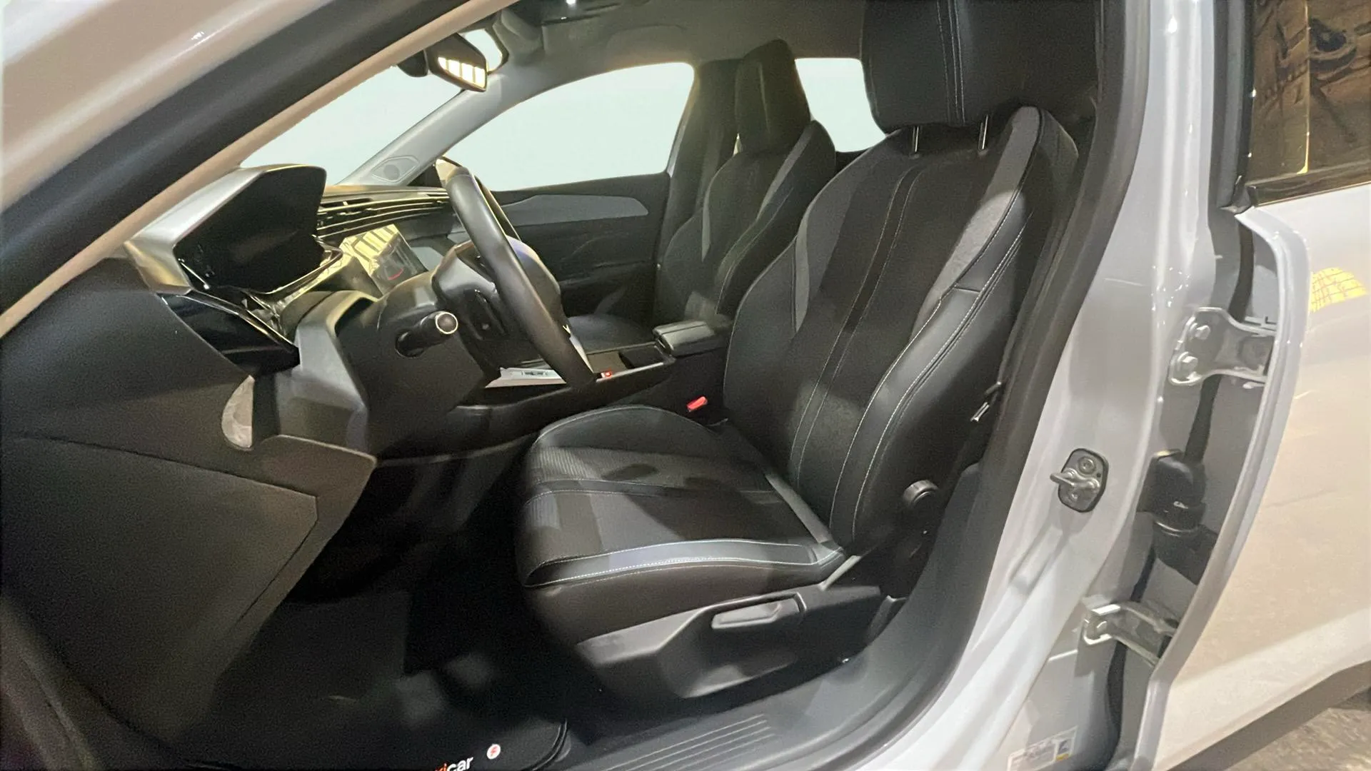 Peugeot 408 Allure Hybrid 136 eDCS6 - foto 18