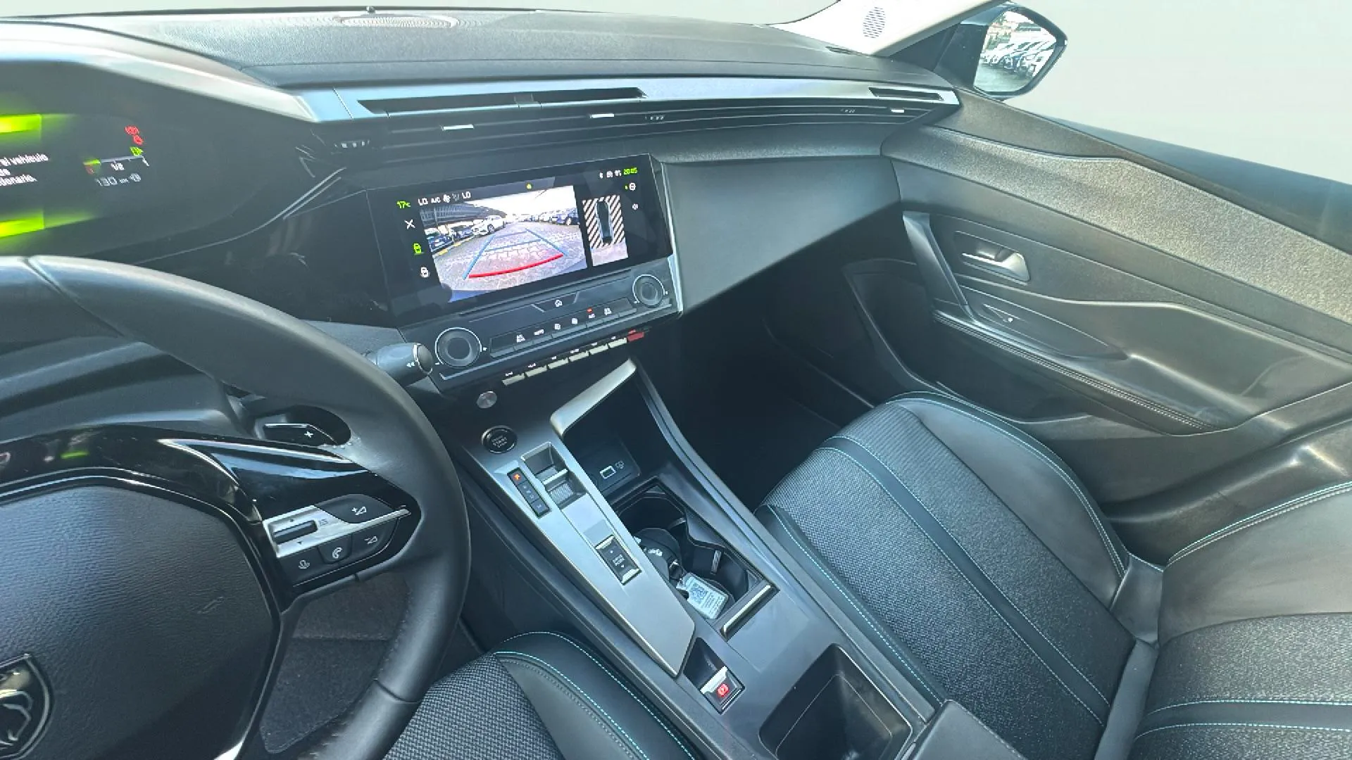 Peugeot 408 Allure Hybrid 145 eDCS6 - foto 12