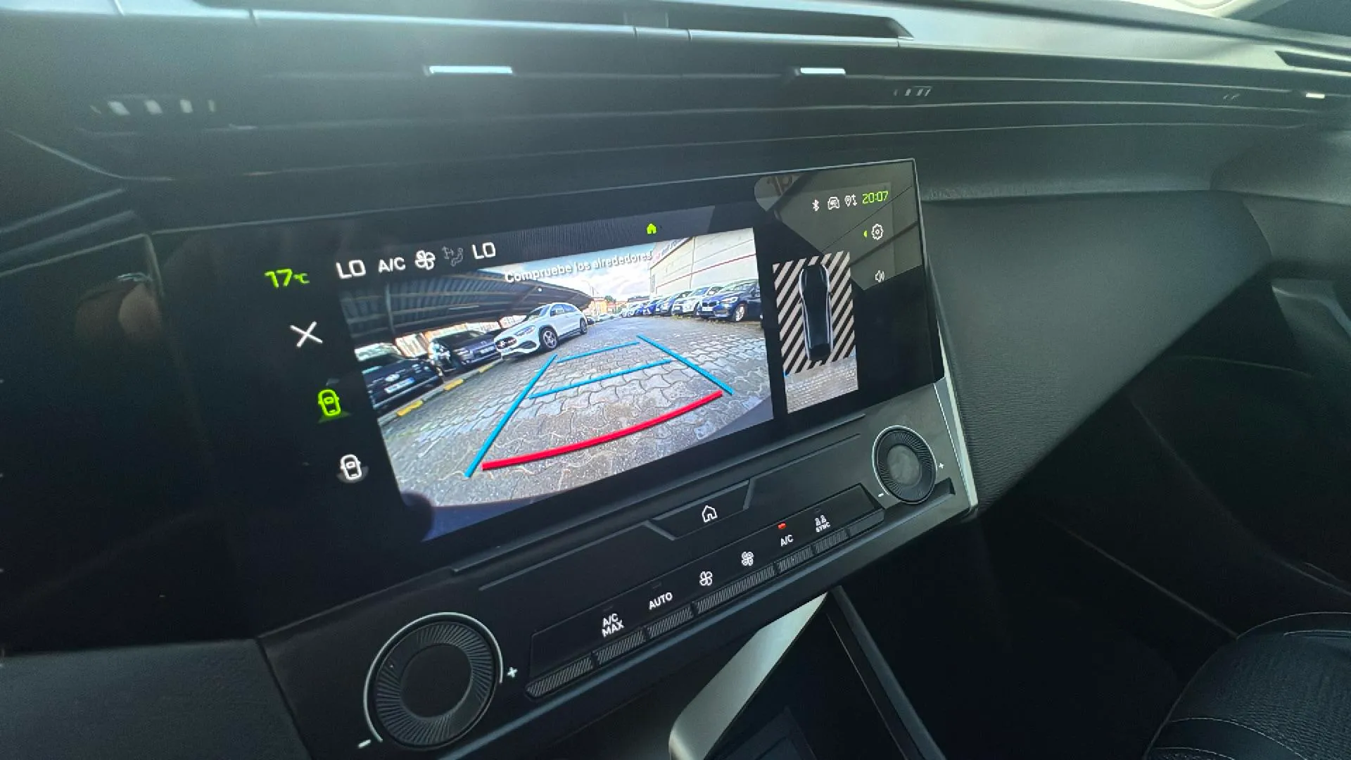 Peugeot 408 Allure Hybrid 145 eDCS6 - foto 17