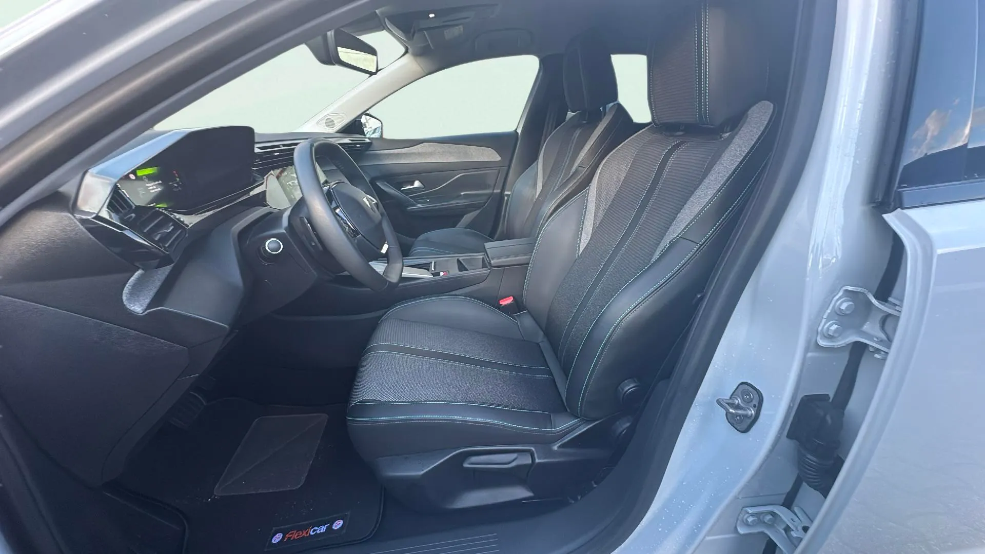 Peugeot 408 Allure Hybrid 145 eDCS6 - foto 13