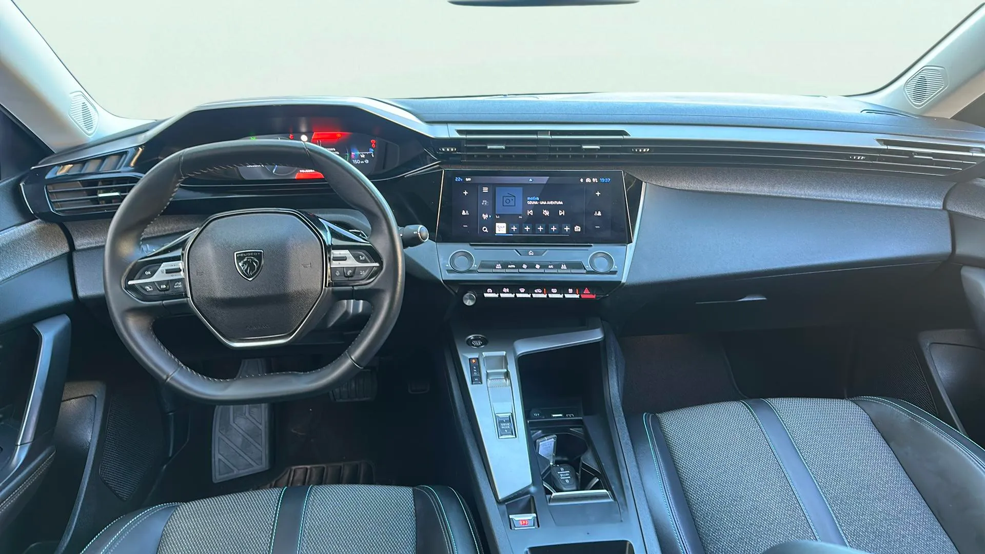 Peugeot 408 Allure Hybrid 145 eDCS6 - foto 10