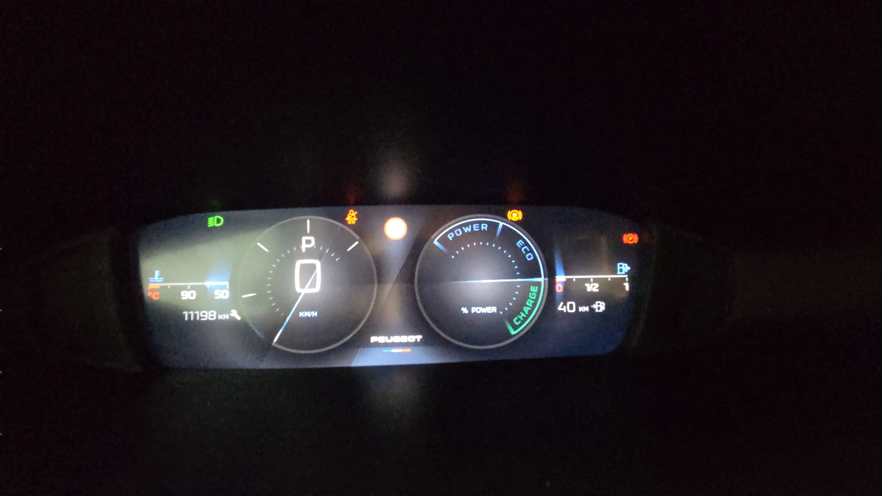 Peugeot 408 Allure Hybrid 145 eDCS6 - foto 12