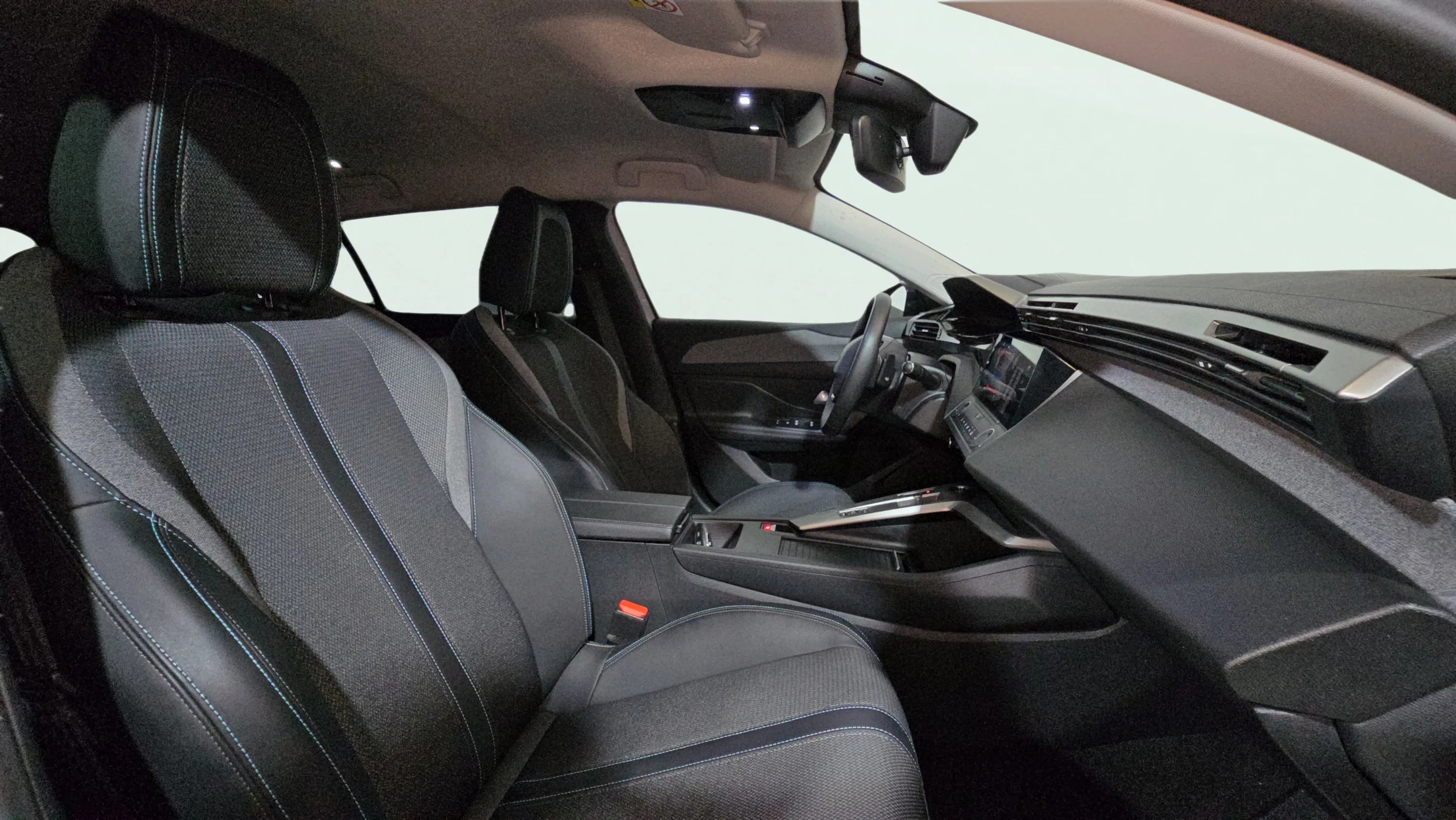 Peugeot 408 Allure Hybrid 145 eDCS6 - foto 17