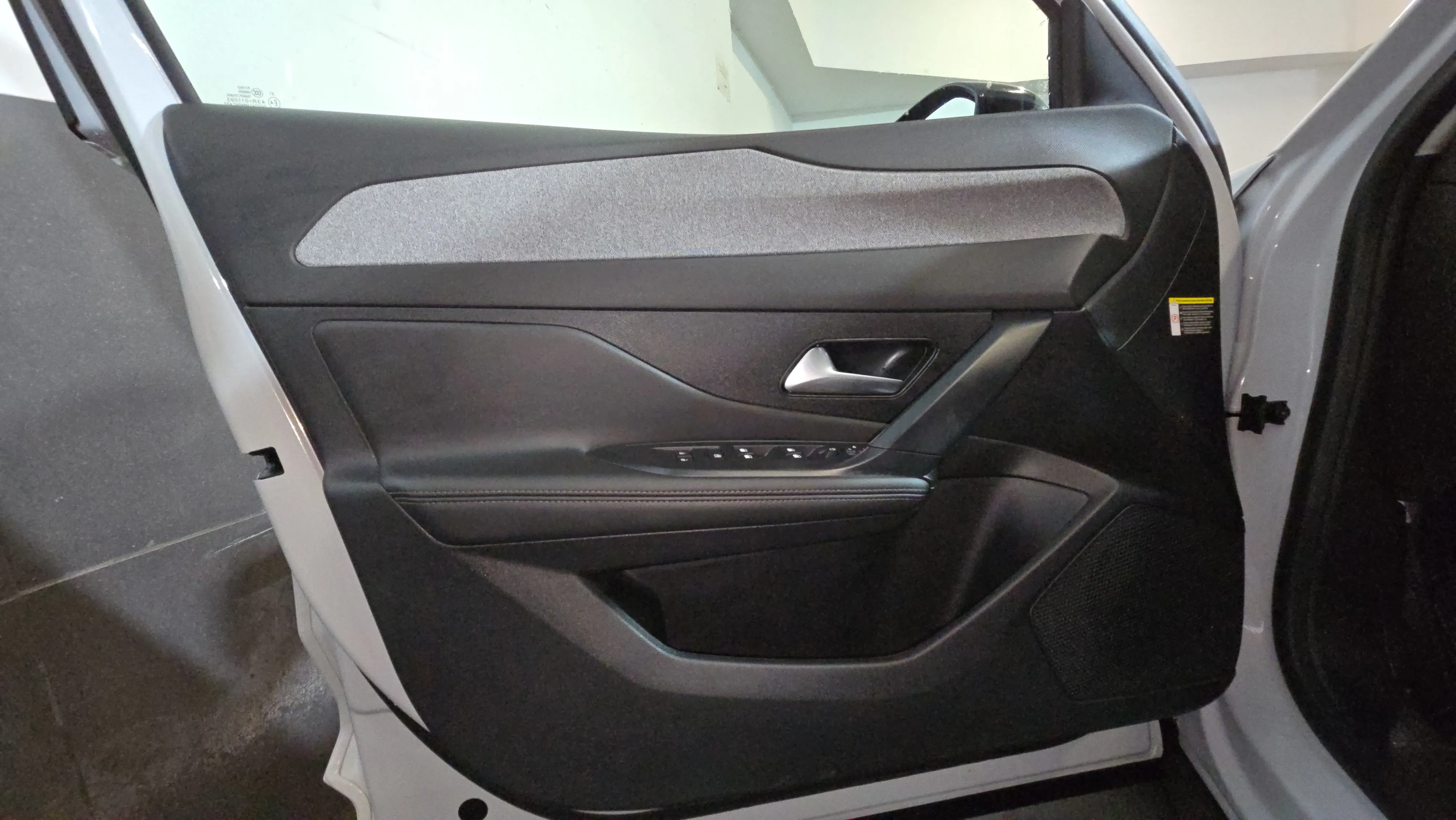 Peugeot 408 Allure Hybrid 145 eDCS6 - foto 16