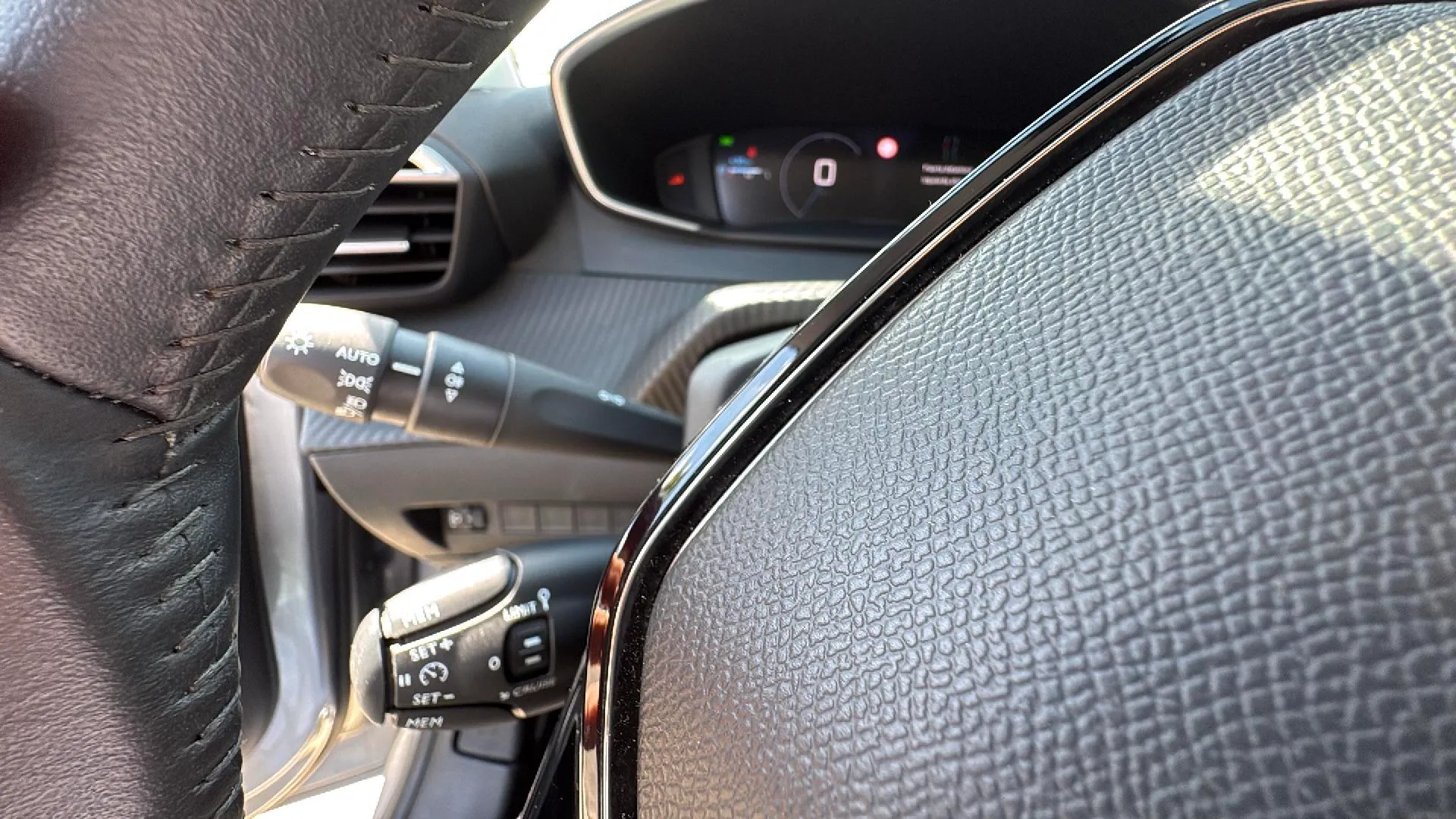 Peugeot 208 Allure Gasolina 100 - foto 13