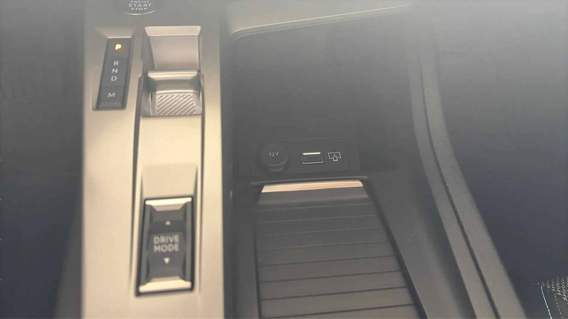 Peugeot 408 Allure Hybrid 145 eDCS6 - foto 22