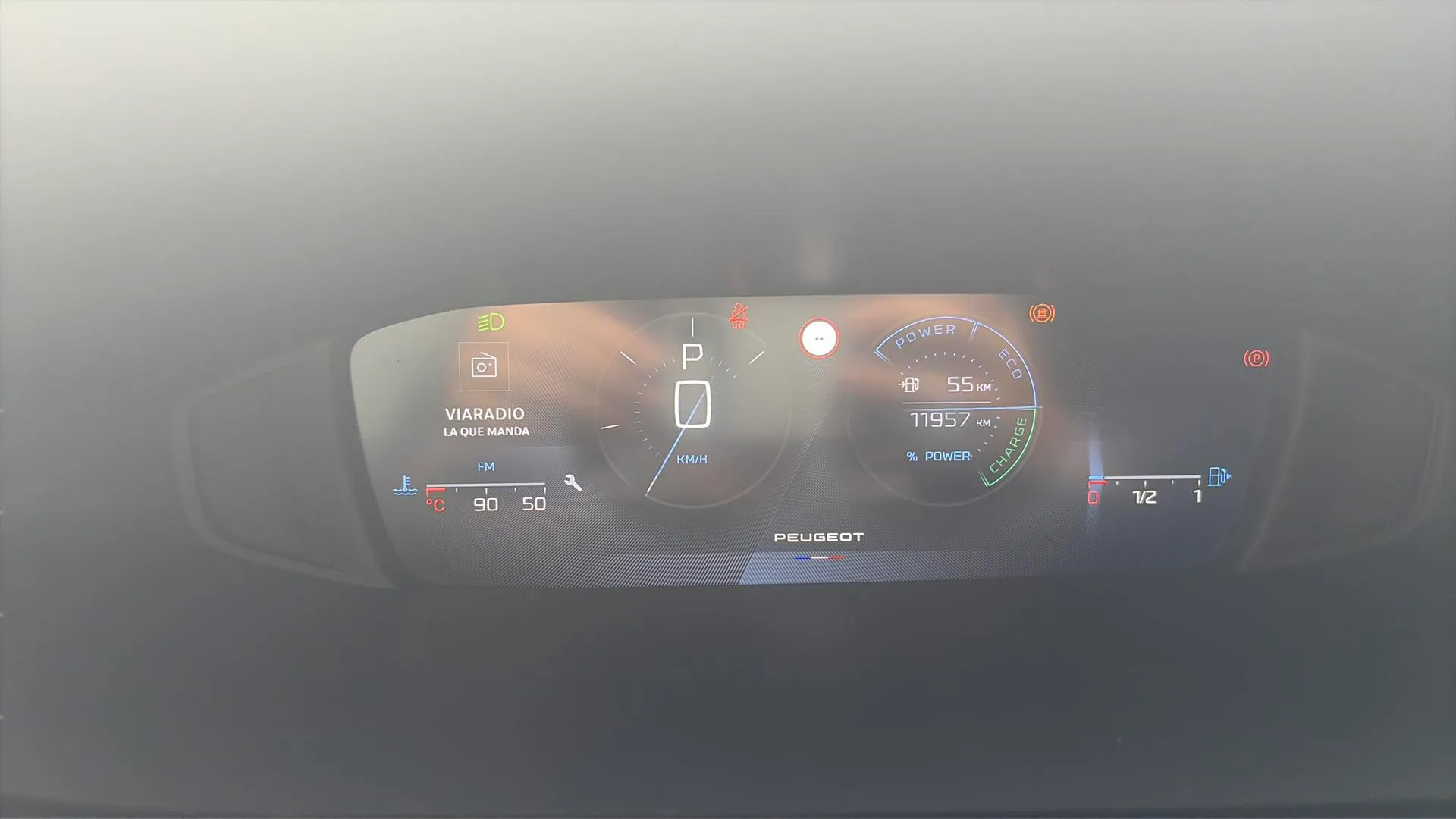 Peugeot 408 Allure Hybrid 145 eDCS6 - foto 11